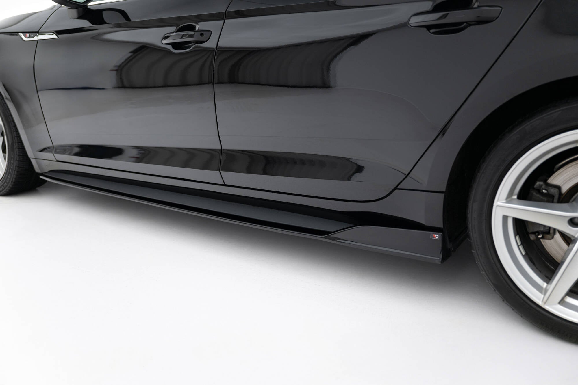Maxton Design Difusores de taloneras laterales para Audi S5 / A5 S-Line Sportback F5 - imagen 3