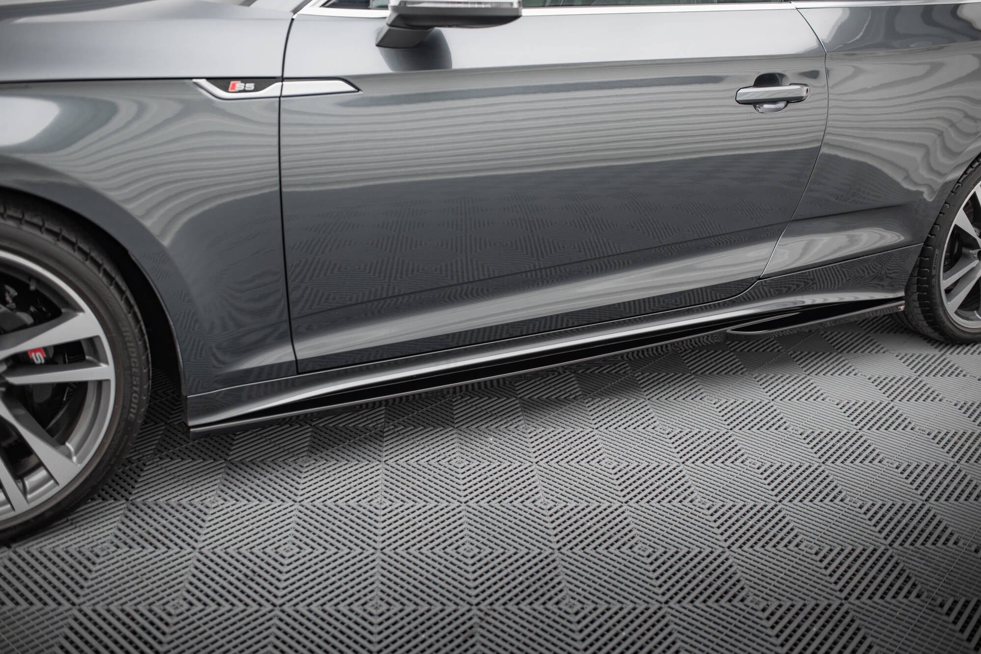 Maxton Design Difusores de taloneras laterales para Audi S5 Coupe / A5 S-Line Coupe F5 Facelift - imagen 1