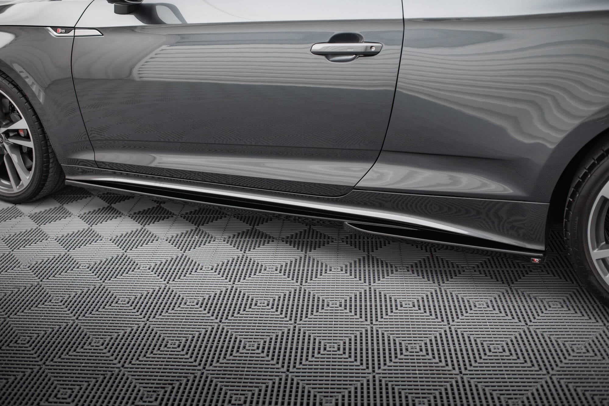 Maxton Design Difusores de taloneras laterales para Audi S5 Coupe / A5 S-Line Coupe F5 Facelift - imagen 3