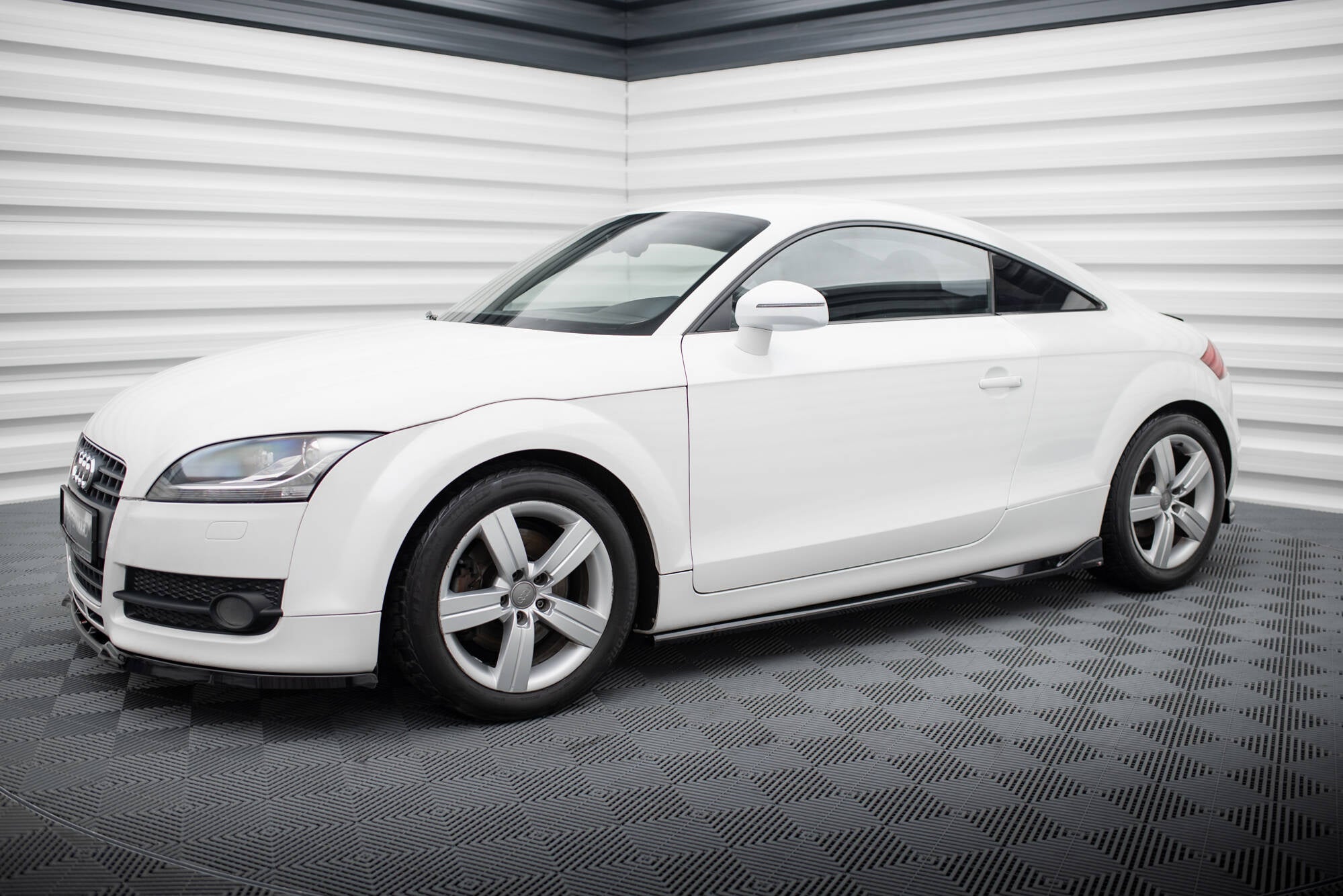 Maxton Design Difusores de taloneras laterales para Audi TT 8J - imagen 2