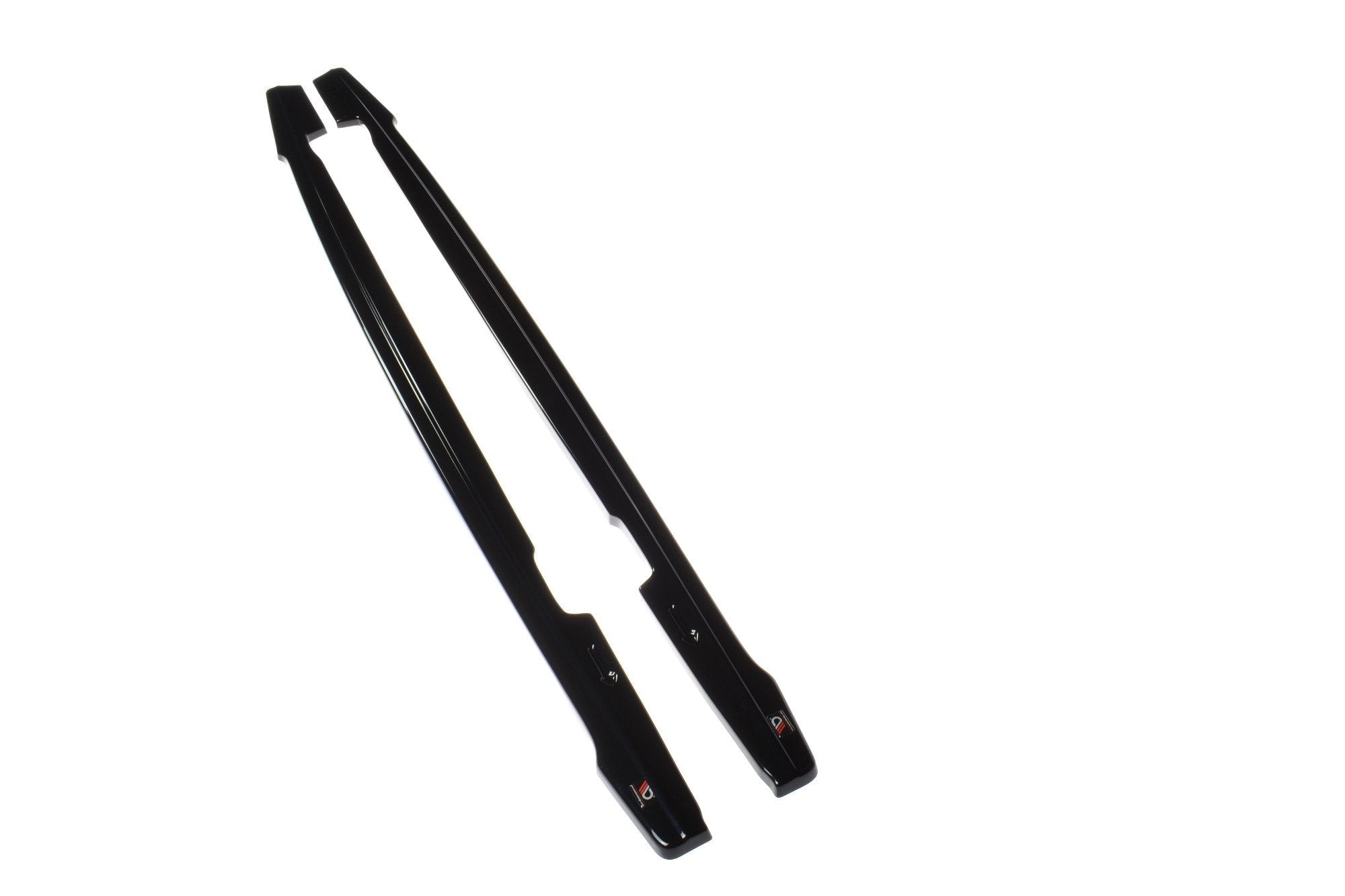 Maxton Design Difusores de taloneras laterales para BMW 1 E81 / E87 Facelift - imagen 3