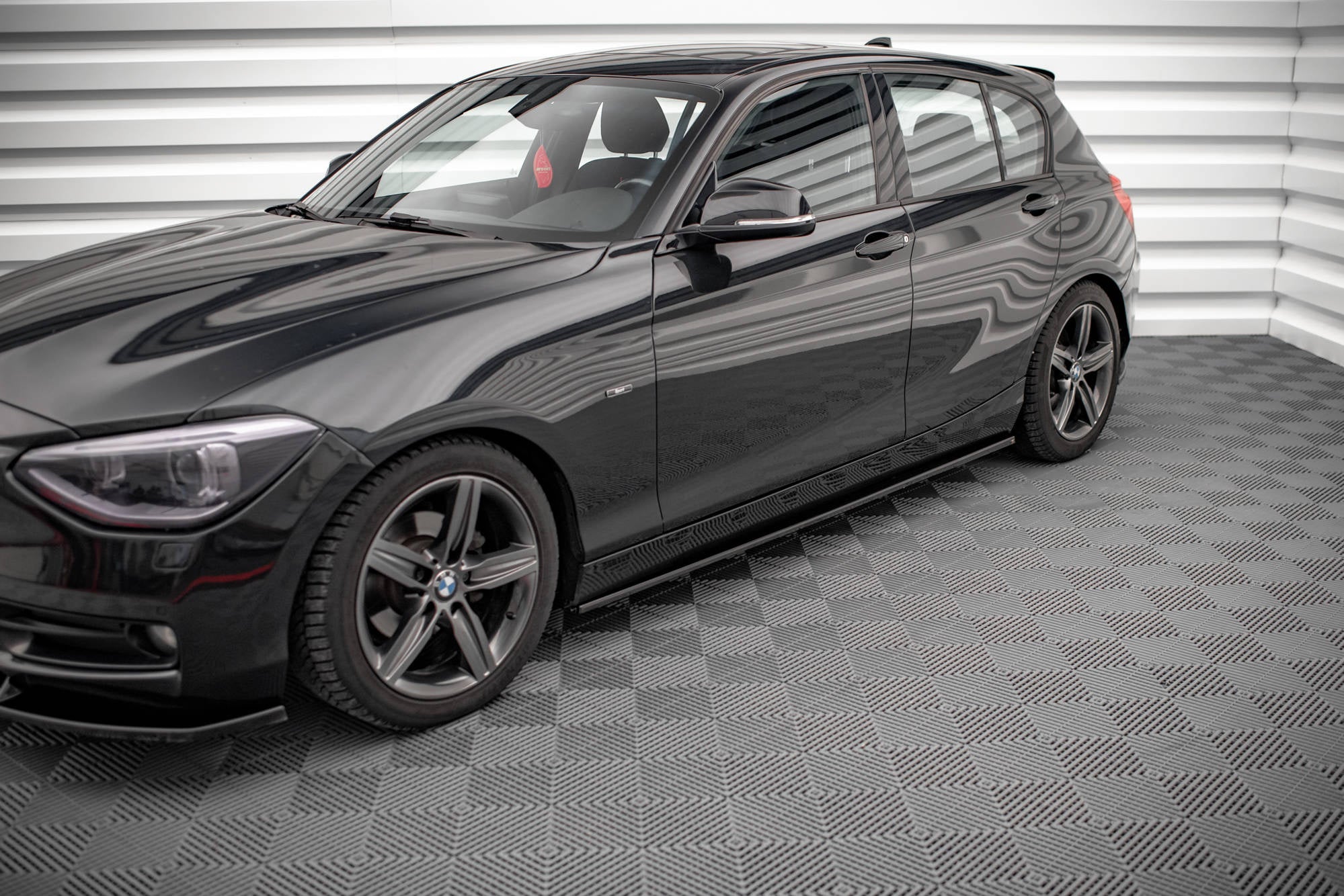 Maxton Design Difusores de taloneras laterales para BMW 1 F20 - imagen 1