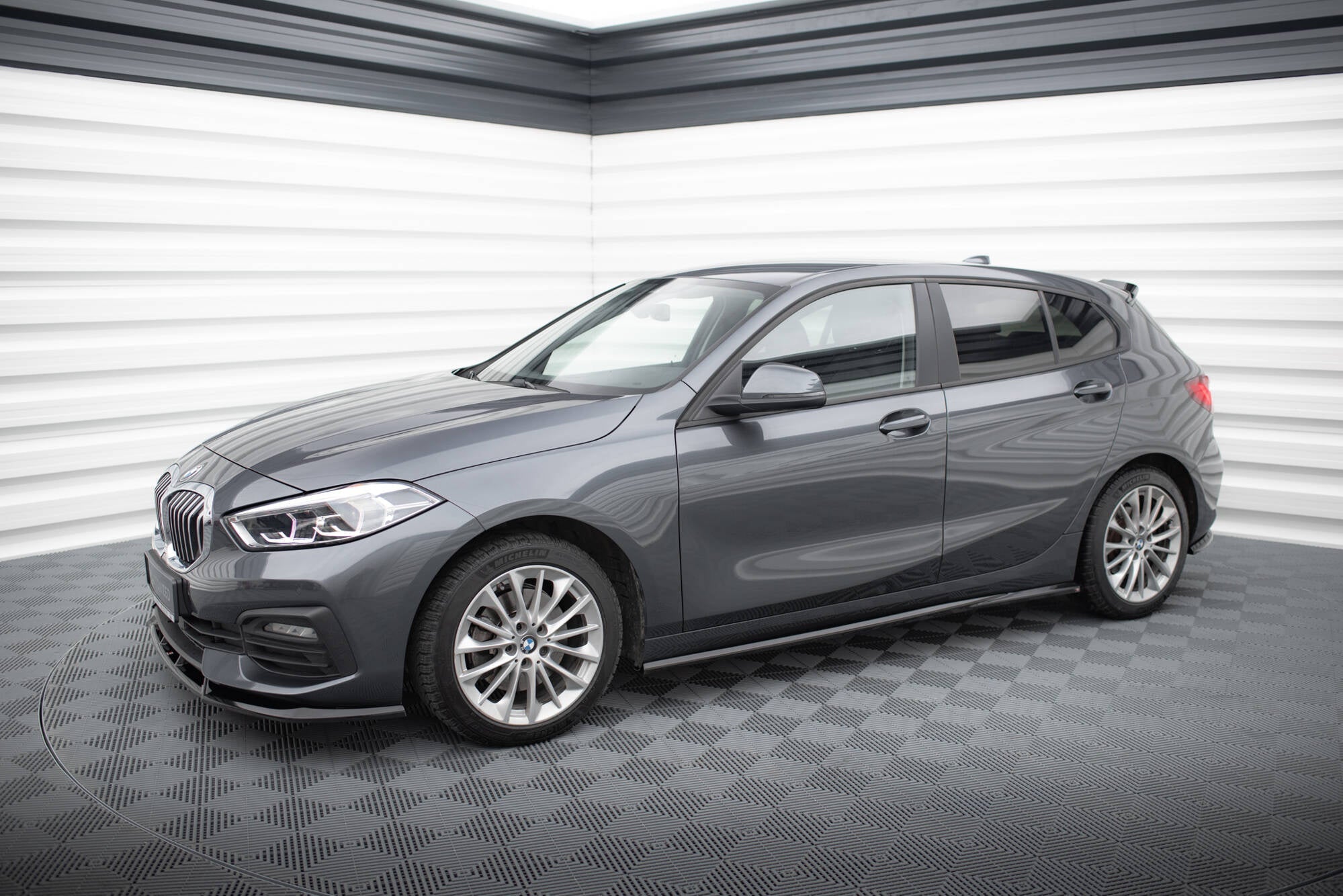 Maxton Design Difusores de taloneras laterales para BMW 1 F40 - imagen 2