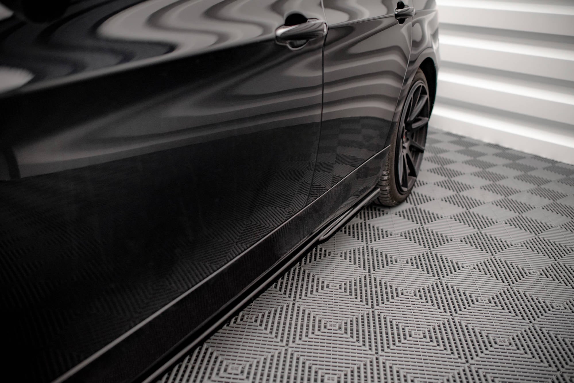 Maxton Design Difusores de taloneras laterales para BMW 3 E90 - imagen 2