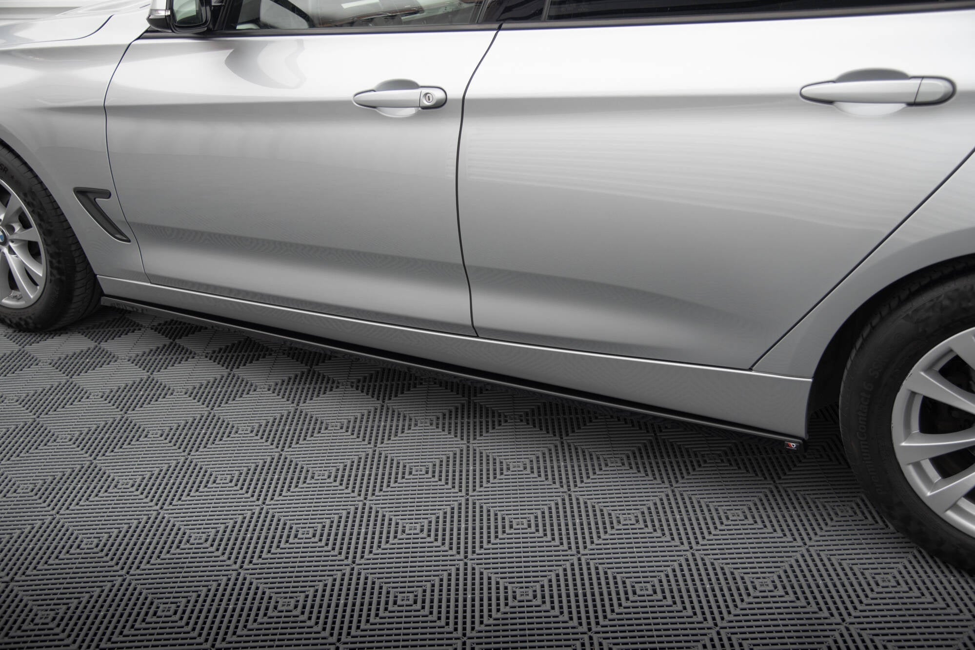 Maxton Design Difusores de taloneras laterales para BMW 3 GT F34 - imagen 3