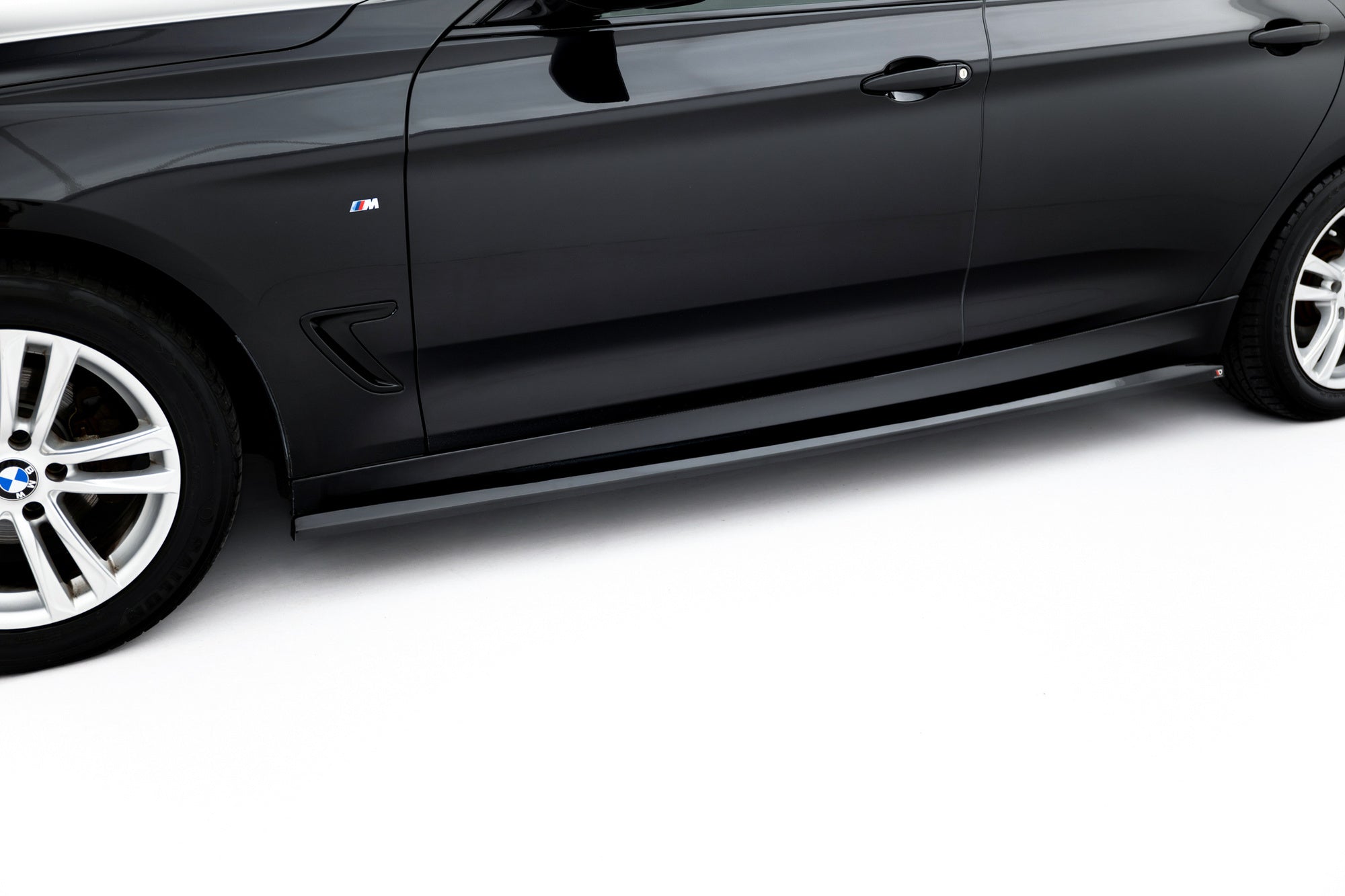Maxton Design Difusores de taloneras laterales para BMW 3 GT M-Pack F34 - imagen 1