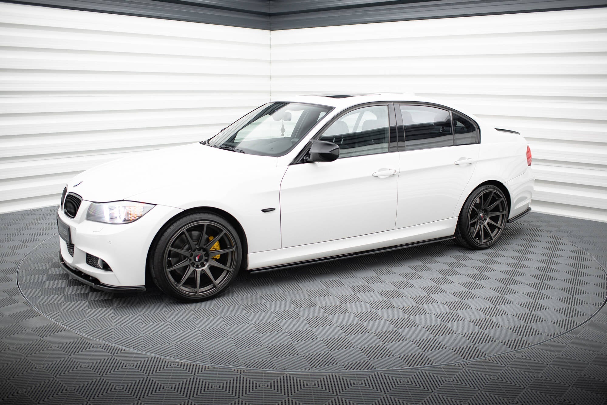 Maxton Design Difusores de taloneras laterales para BMW 3 M-Pack Sedan / Touring E90 / E91 - imagen 2