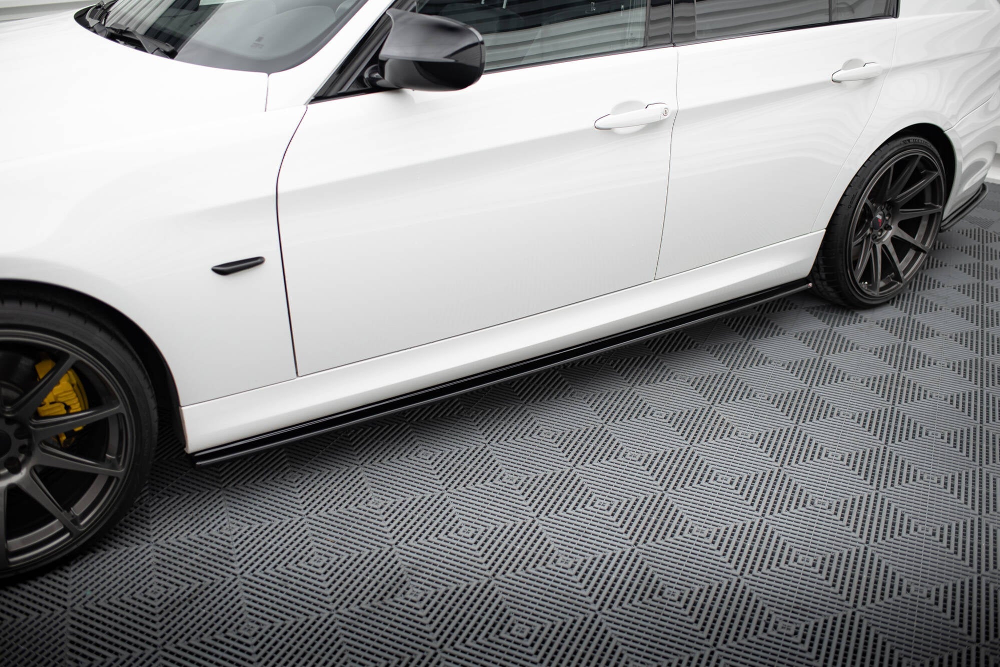Maxton Design Difusores de taloneras laterales para BMW 3 M-Pack Sedan / Touring E90 / E91 - imagen 1