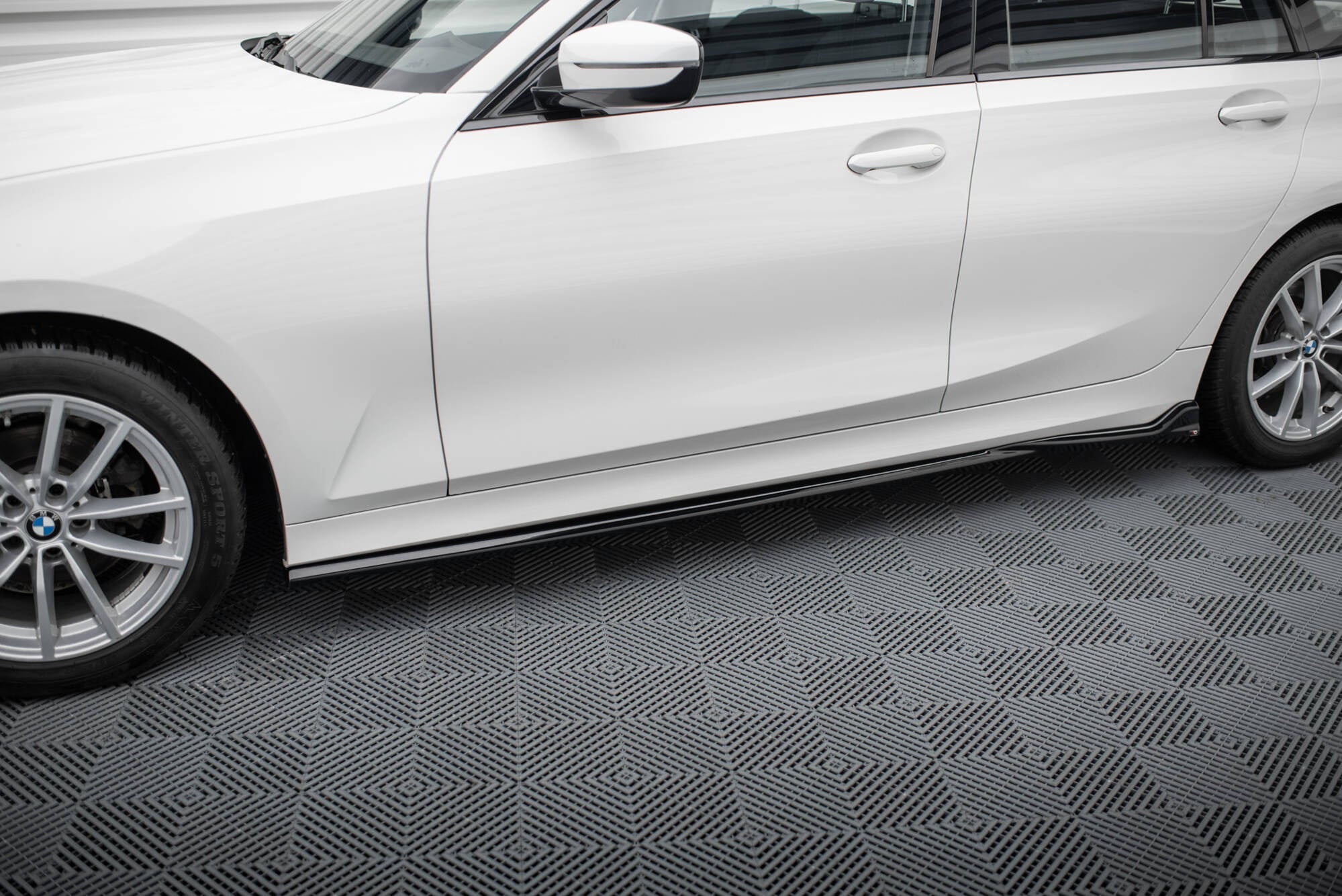 Maxton Design Difusores de taloneras laterales para BMW 3 Sedan / Touring G20 / G21 Facelift - imagen 1