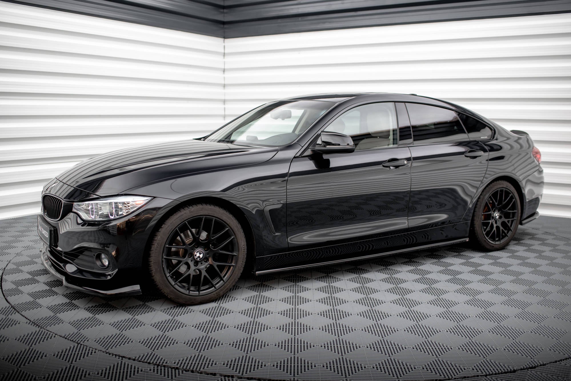 Maxton Design Difusores de taloneras laterales para BMW 4 Coupe / Gran Coupe / Cabrio F32 / F36 / F33 - imagen 3