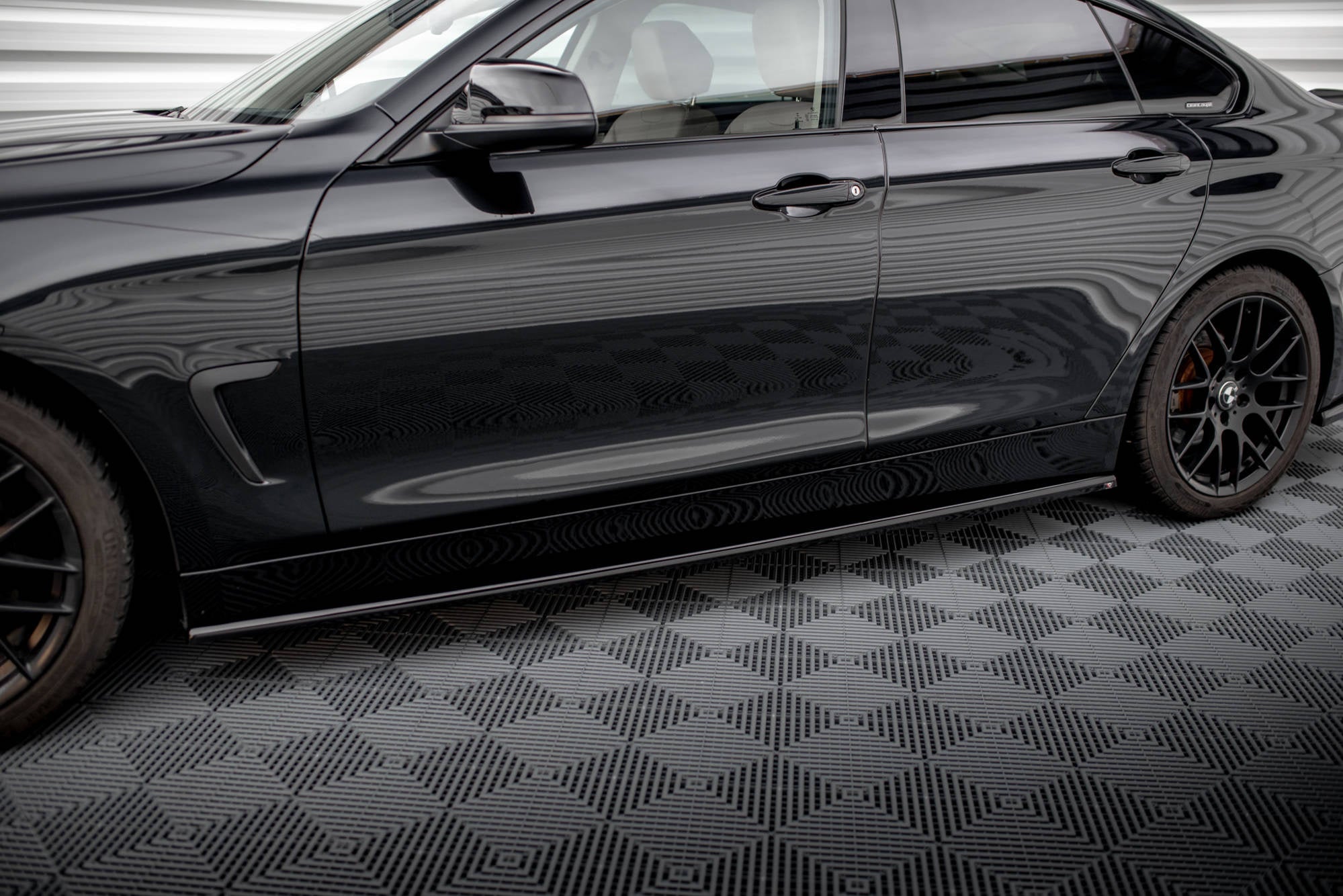 Maxton Design Difusores de taloneras laterales para BMW 4 Coupe / Gran Coupe / Cabrio F32 / F36 / F33 - imagen 1