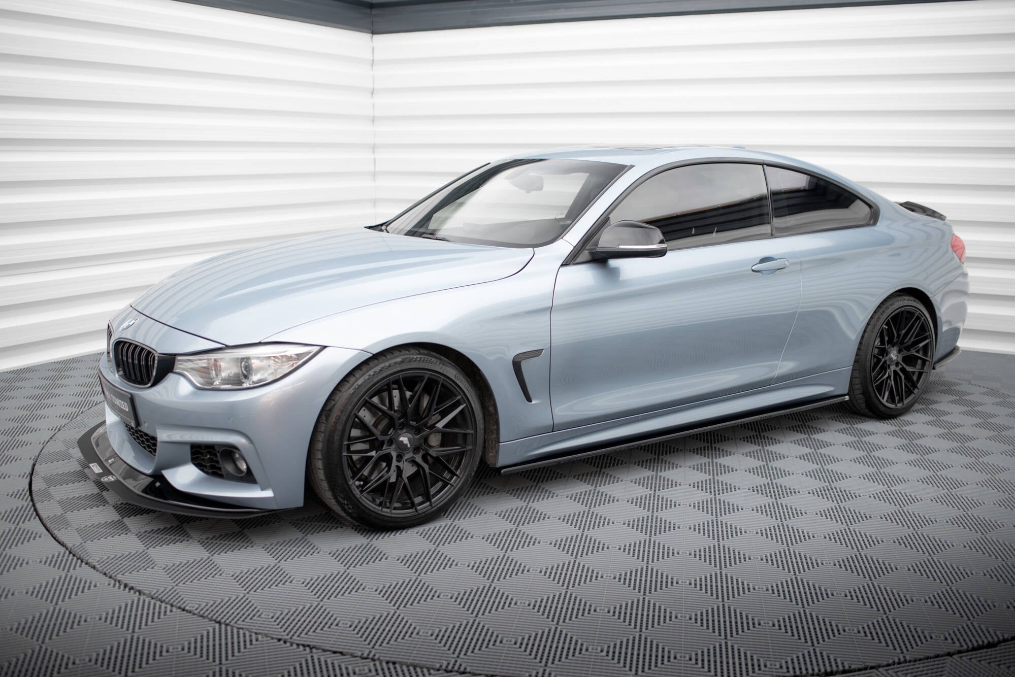 Maxton Design Difusores de taloneras laterales para BMW 4 Coupe / Gran Coupe / Cabrio M-Pack F32 / F36 / F33 - imagen 3