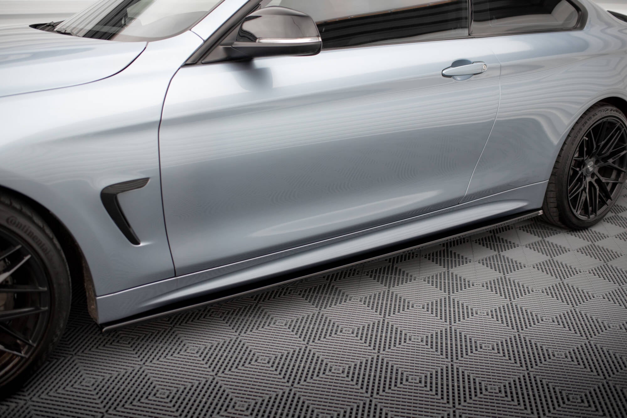 Maxton Design Difusores de taloneras laterales para BMW 4 Coupe / Gran Coupe / Cabrio M-Pack F32 / F36 / F33 - imagen 1