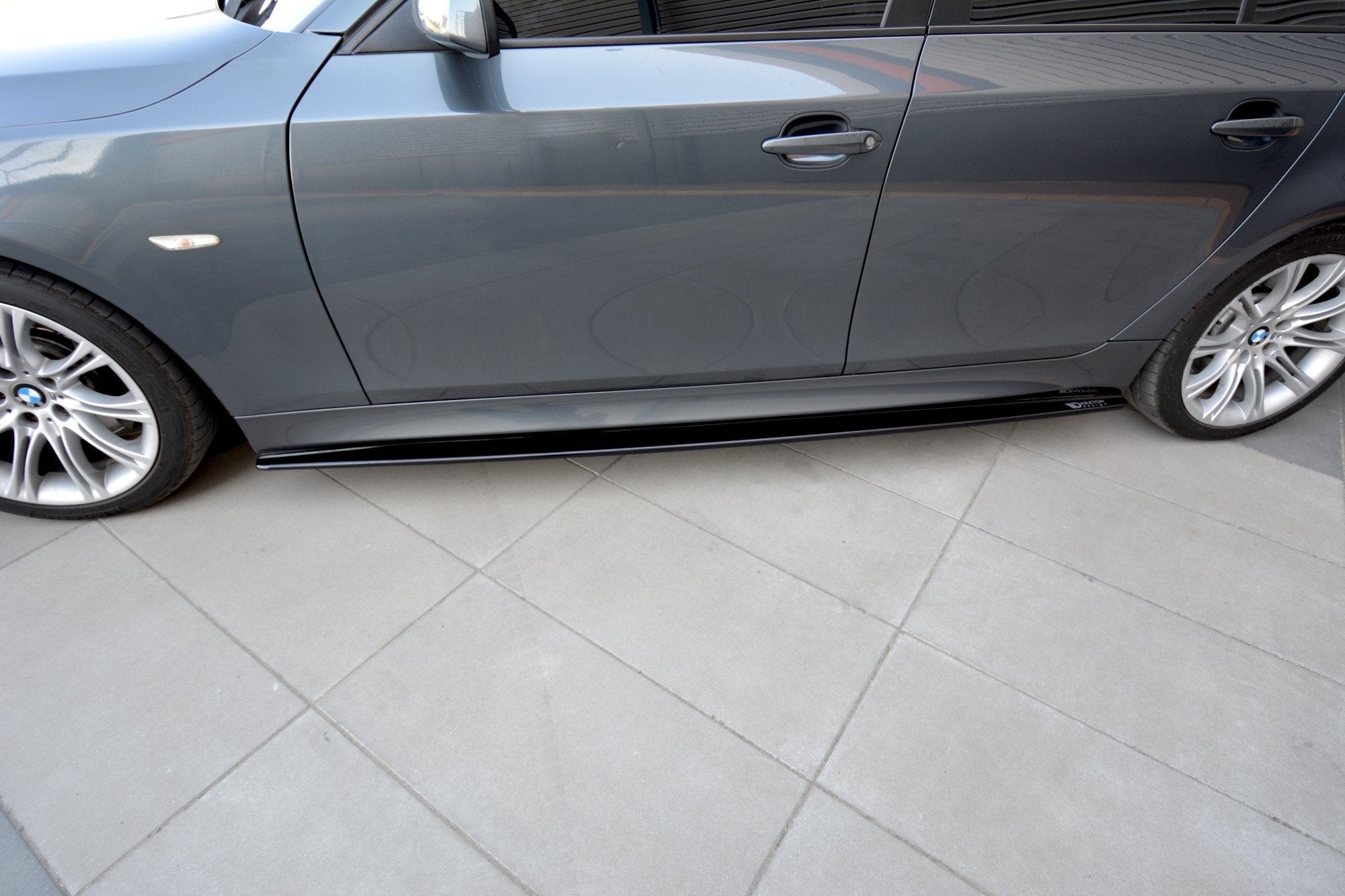 Maxton Design Difusores de taloneras laterales para BMW 5 E60/61 M-PACK - imagen 4
