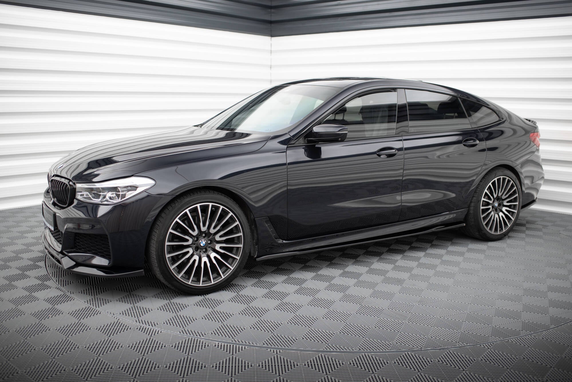 Maxton Design Difusores de taloneras laterales para BMW 6 GT G32 M-Pack - imagen 2