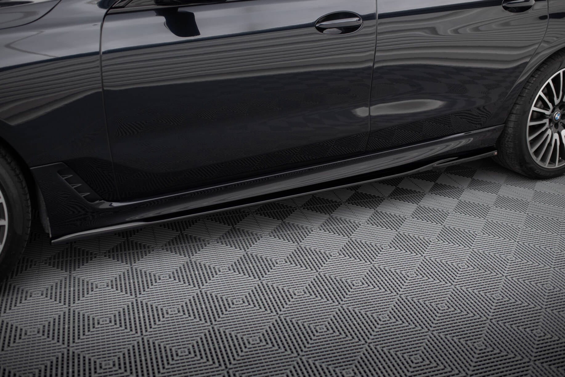 Maxton Design Difusores de taloneras laterales para BMW 6 GT G32 M-Pack - imagen 1