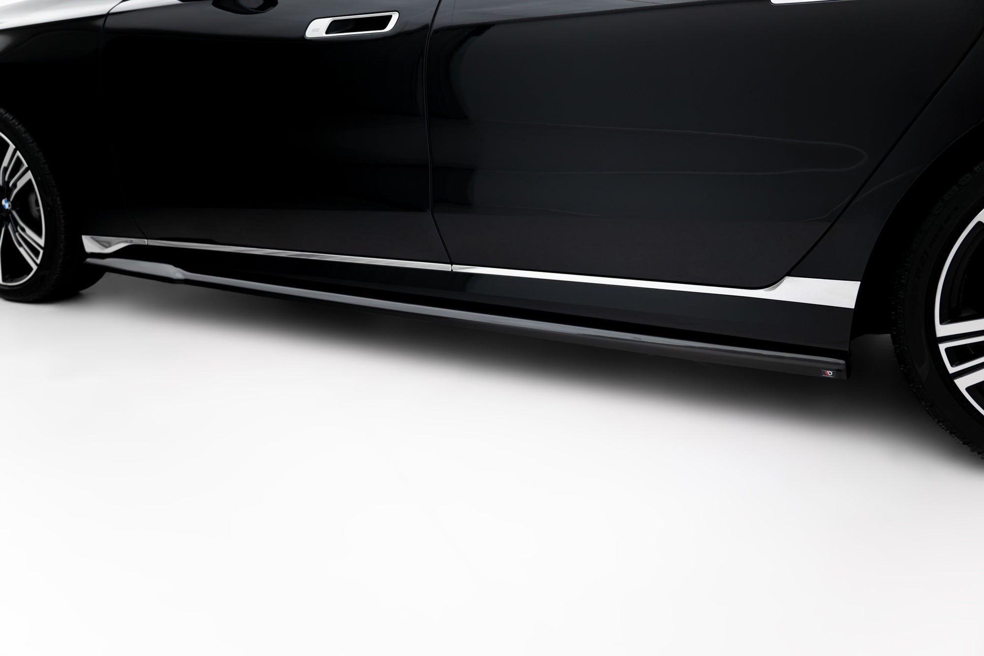 Maxton Design Difusores de taloneras laterales para BMW 7 G70 - imagen 3