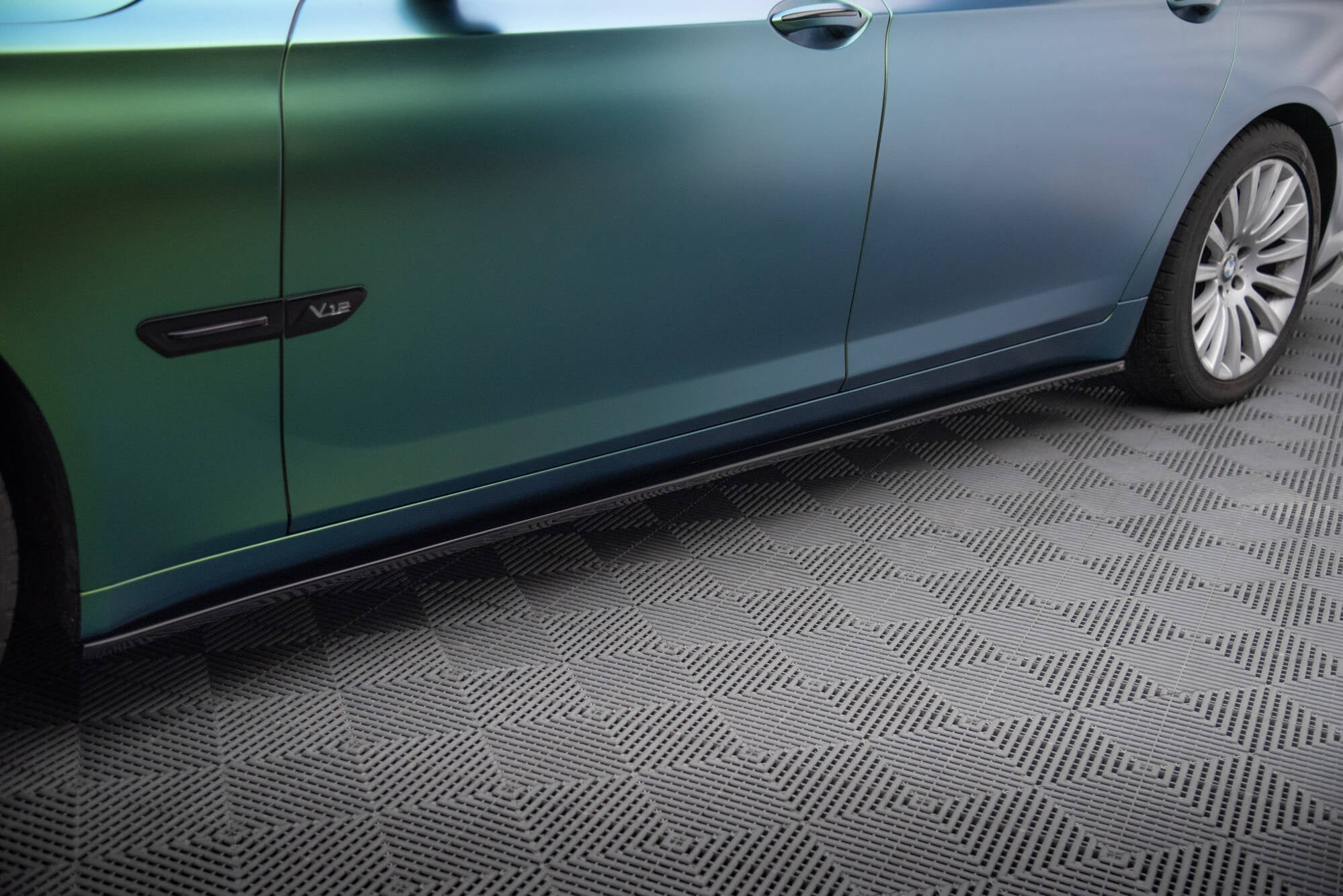 Maxton Design Difusores de taloneras laterales para BMW 7 Long F02 - imagen 1