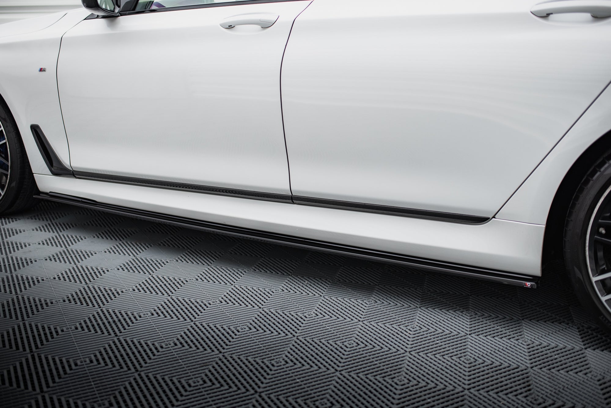 Maxton Design Difusores de taloneras laterales para BMW 7 M-Pack G11 - imagen 2