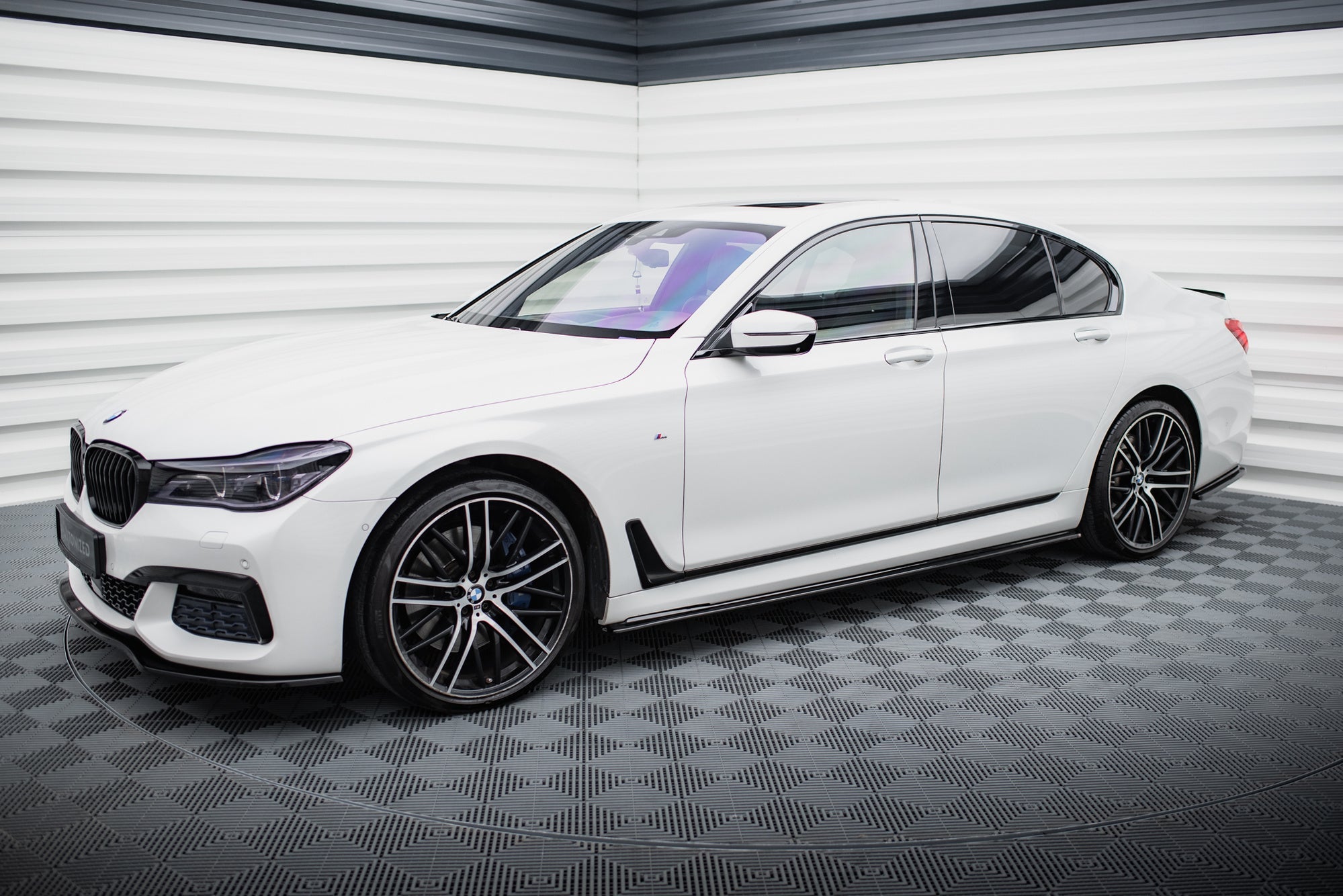 Maxton Design Difusores de taloneras laterales para BMW 7 M-Pack G11 - imagen 3