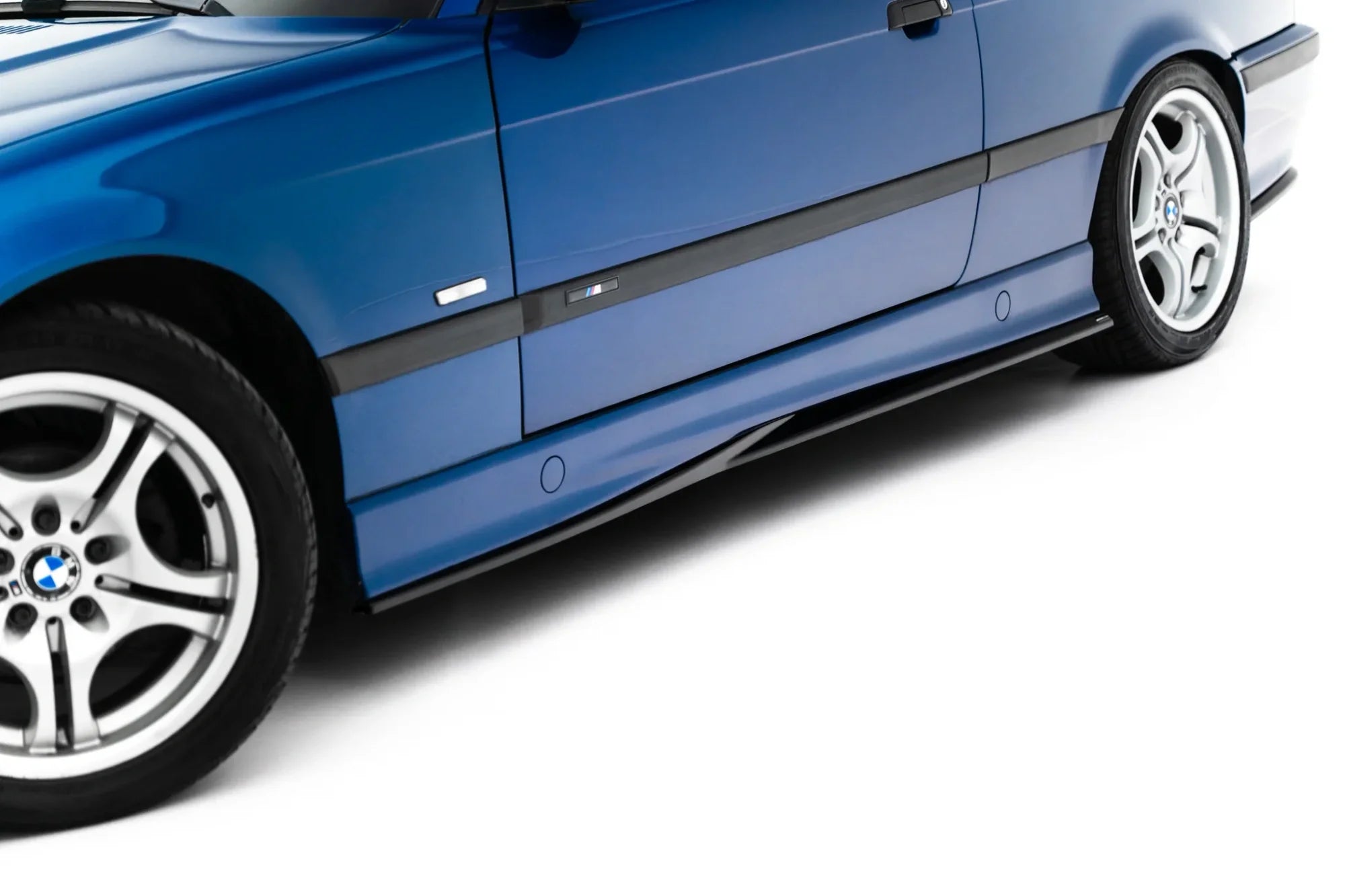 Maxton Design Difusores de taloneras laterales para BMW M3 / 3 M-Pack Coupe / Cabrio E36 - imagen 4