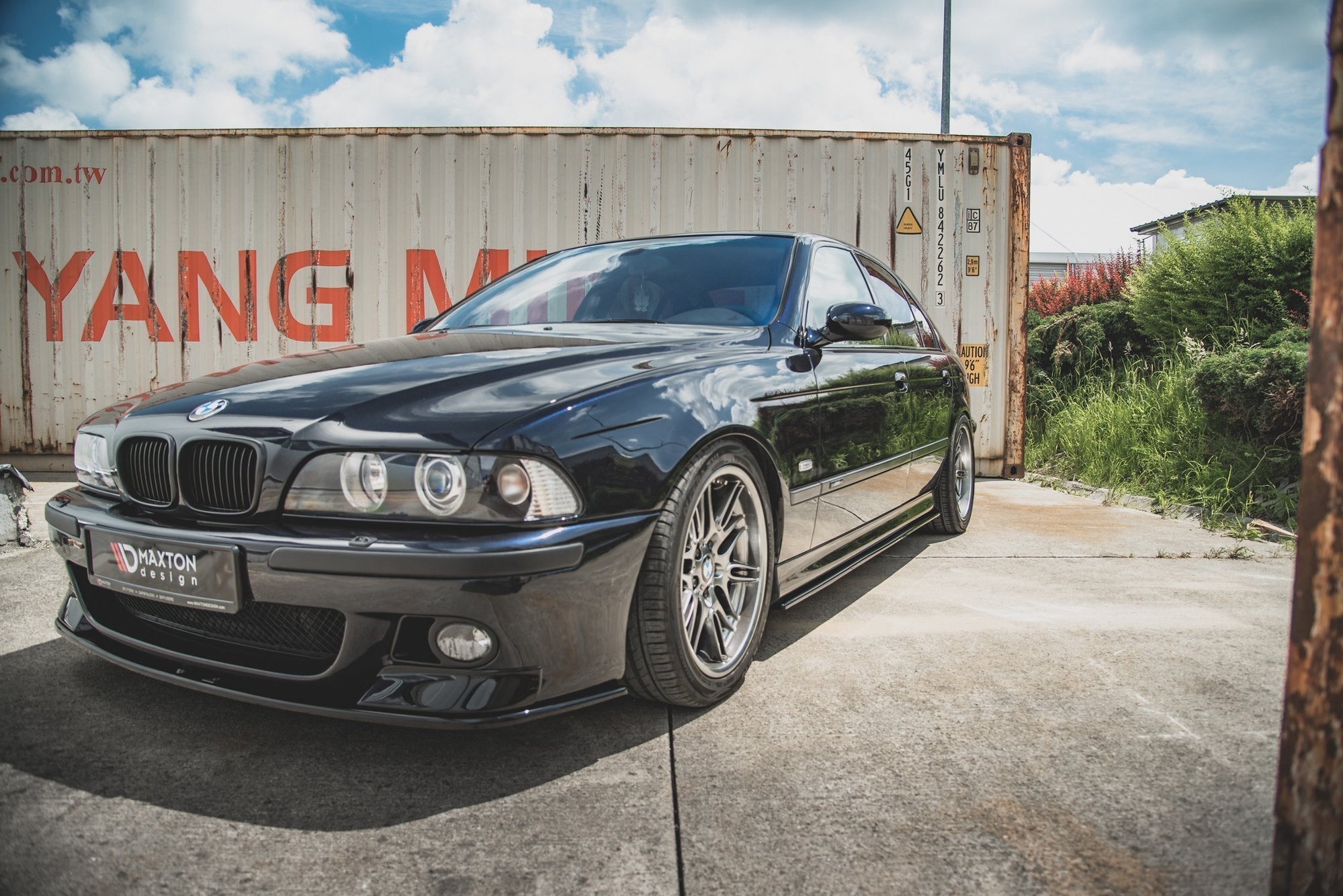 Maxton Design Difusores de taloneras laterales para BMW M5 / 5 M-Pack E39 - imagen 5