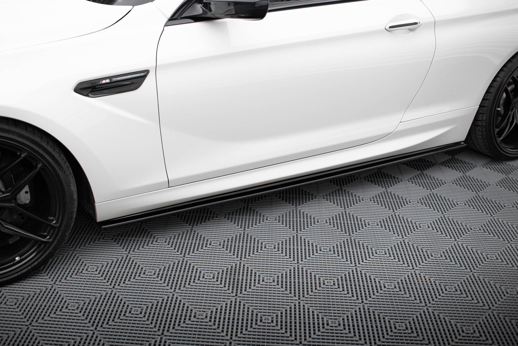 Maxton Design Difusores de taloneras laterales para BMW M6 / 6 M-Pack Coupe / Cabriolet F06 / F13 / F12 - imagen 1