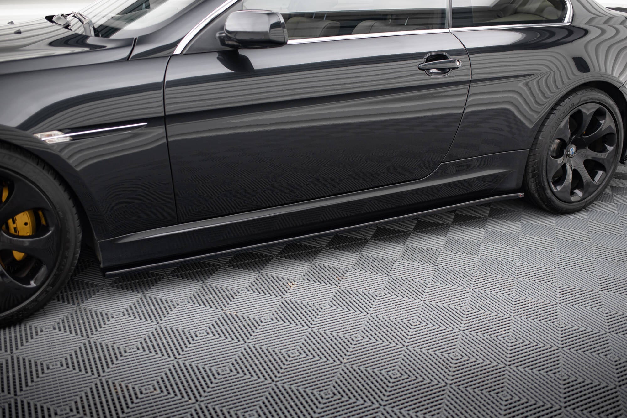 Maxton Design Difusores de taloneras laterales para BMW M6 E63 - imagen 1