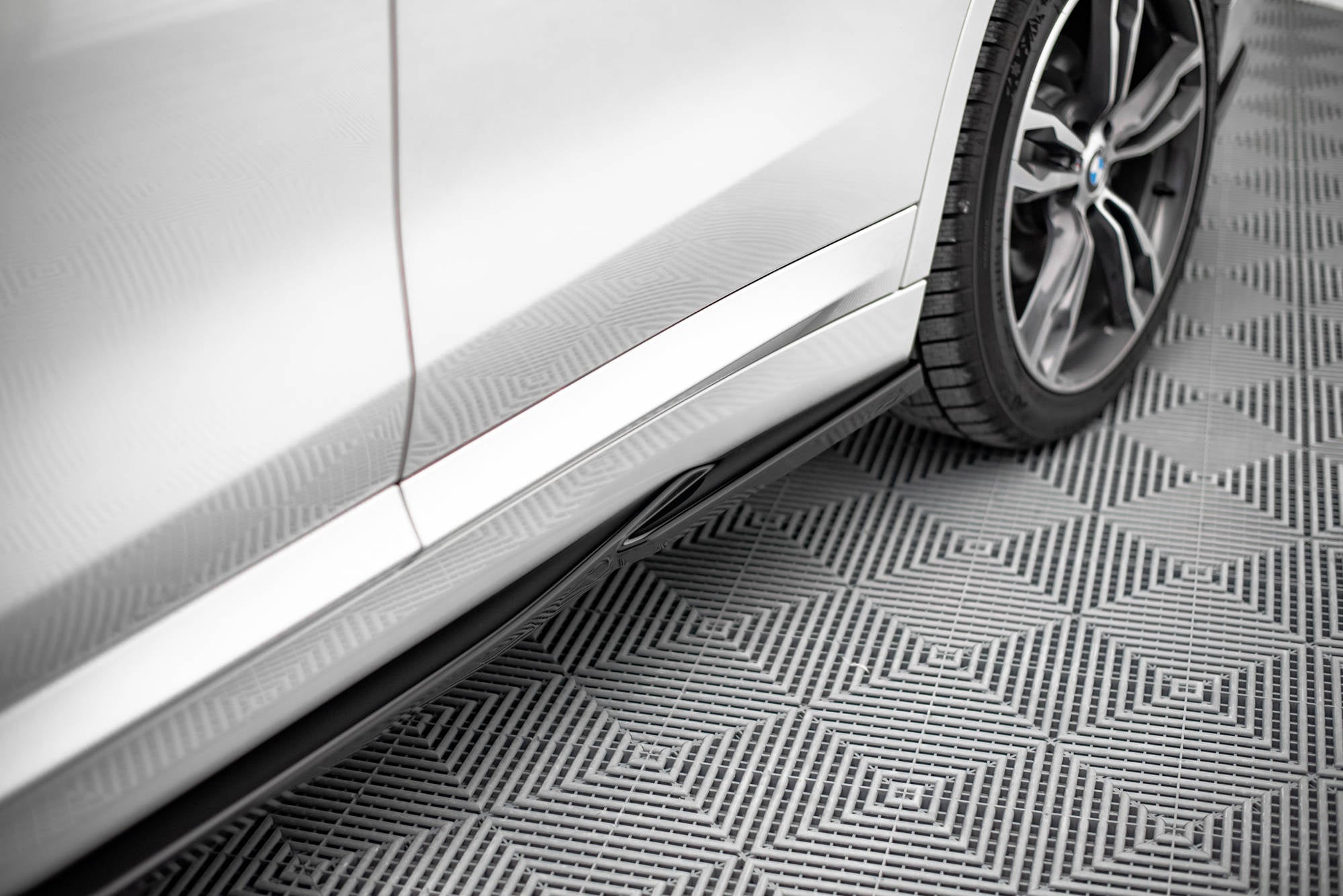 Maxton Design Difusores de taloneras laterales para BMW X1 M-Pack F48 / F48 Facelift - imagen 3