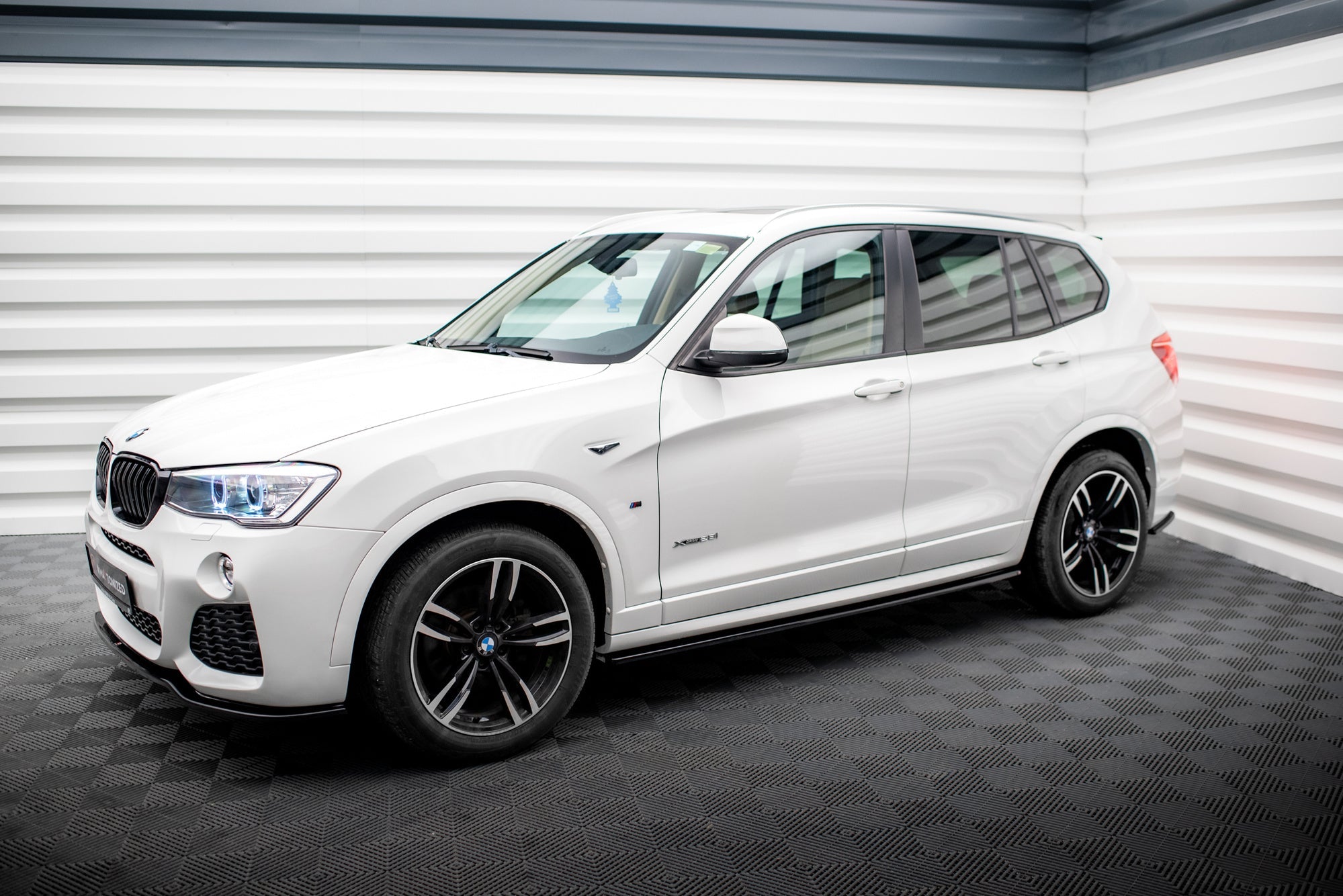 Maxton Design Difusores de taloneras laterales para BMW X3 M-Pack F25 Facelift - imagen 2