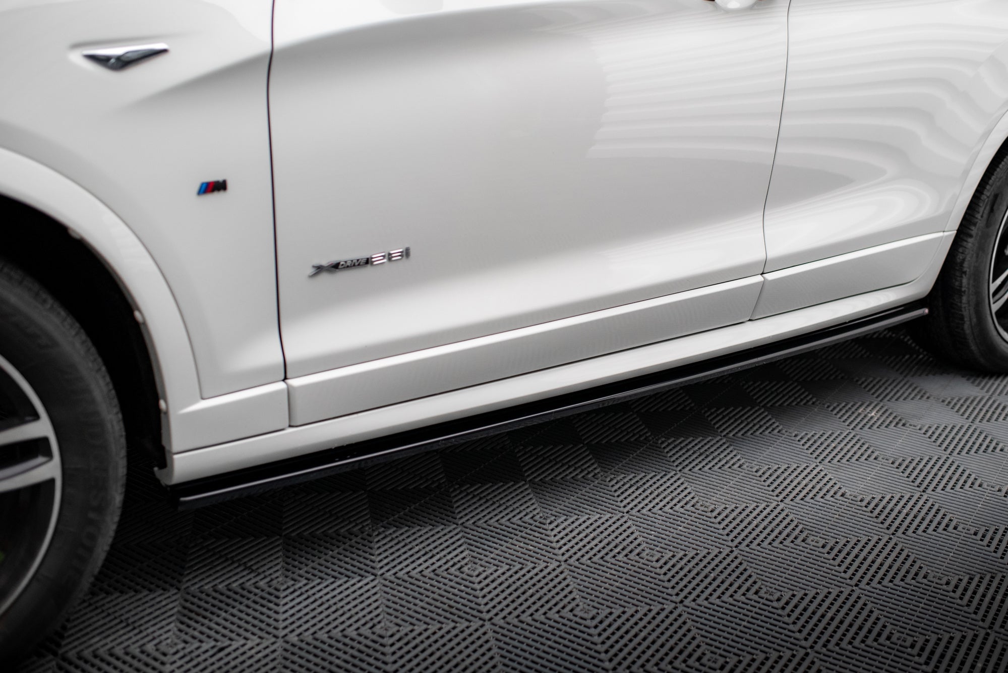 Maxton Design Difusores de taloneras laterales para BMW X3 M-Pack F25 Facelift - imagen 1