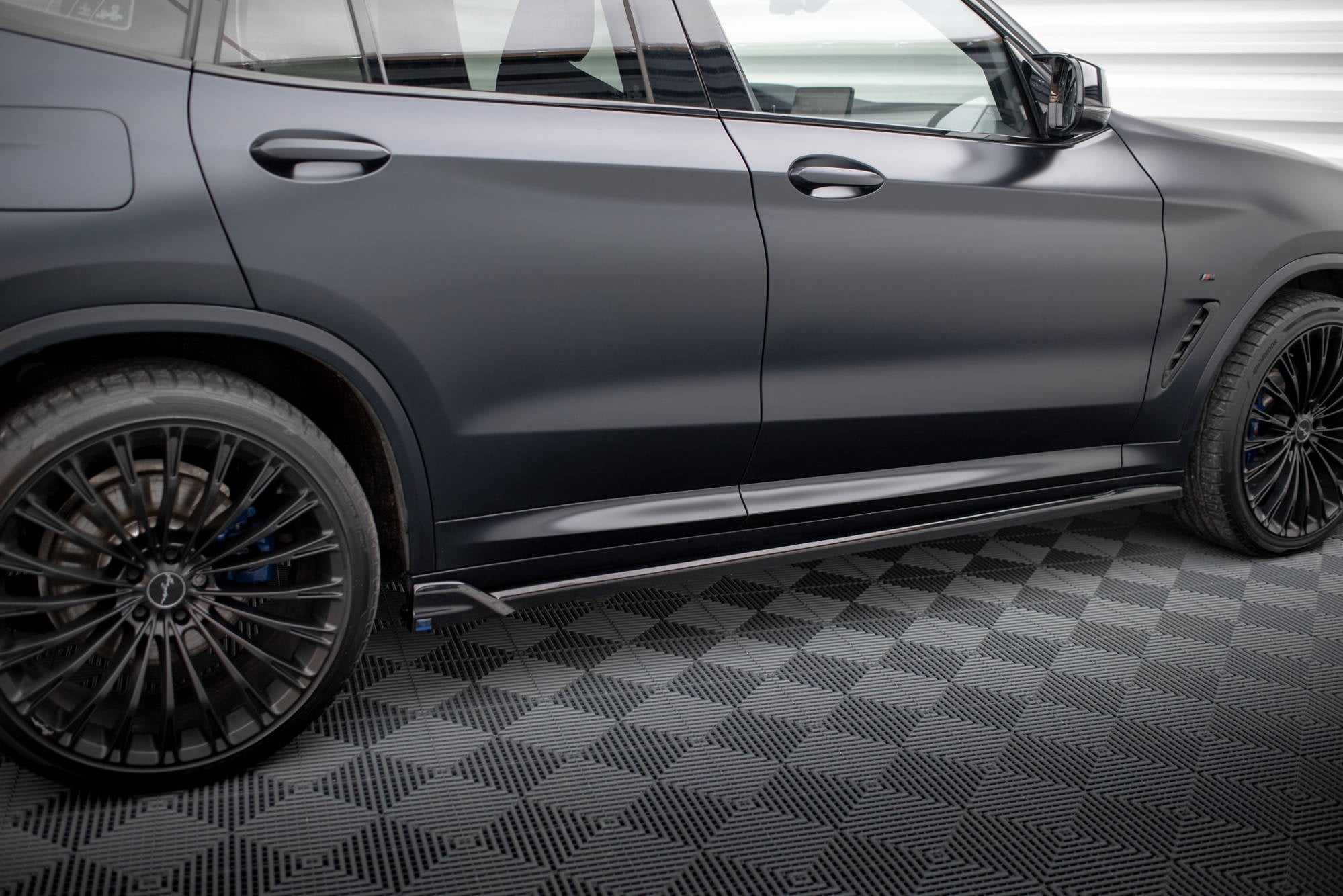 Maxton Design Difusores de taloneras laterales para BMW X3 M-Pack G01 Facelift - imagen 2