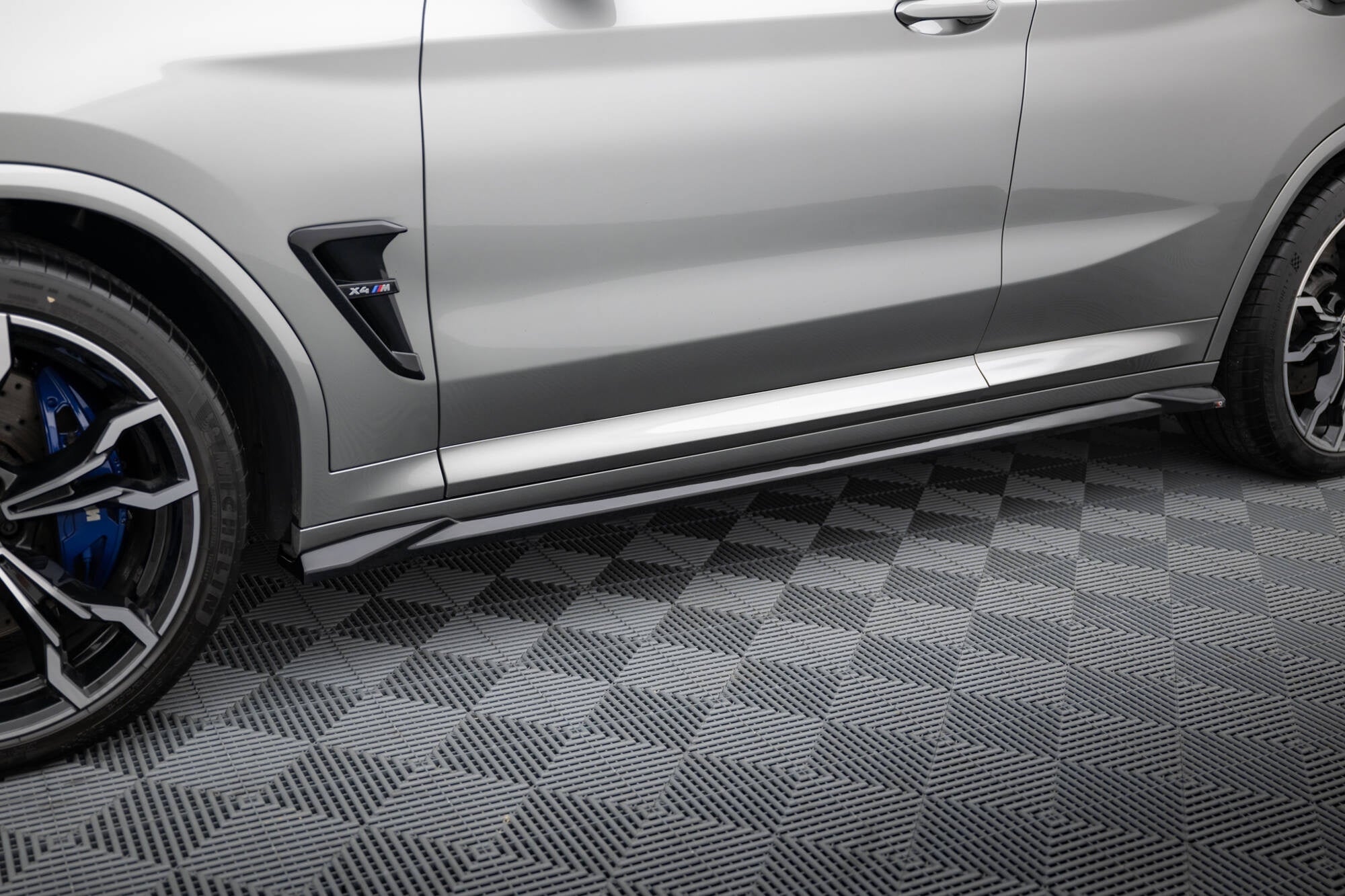 Maxton Design Difusores de taloneras laterales para BMW X4 M F98 - imagen 1