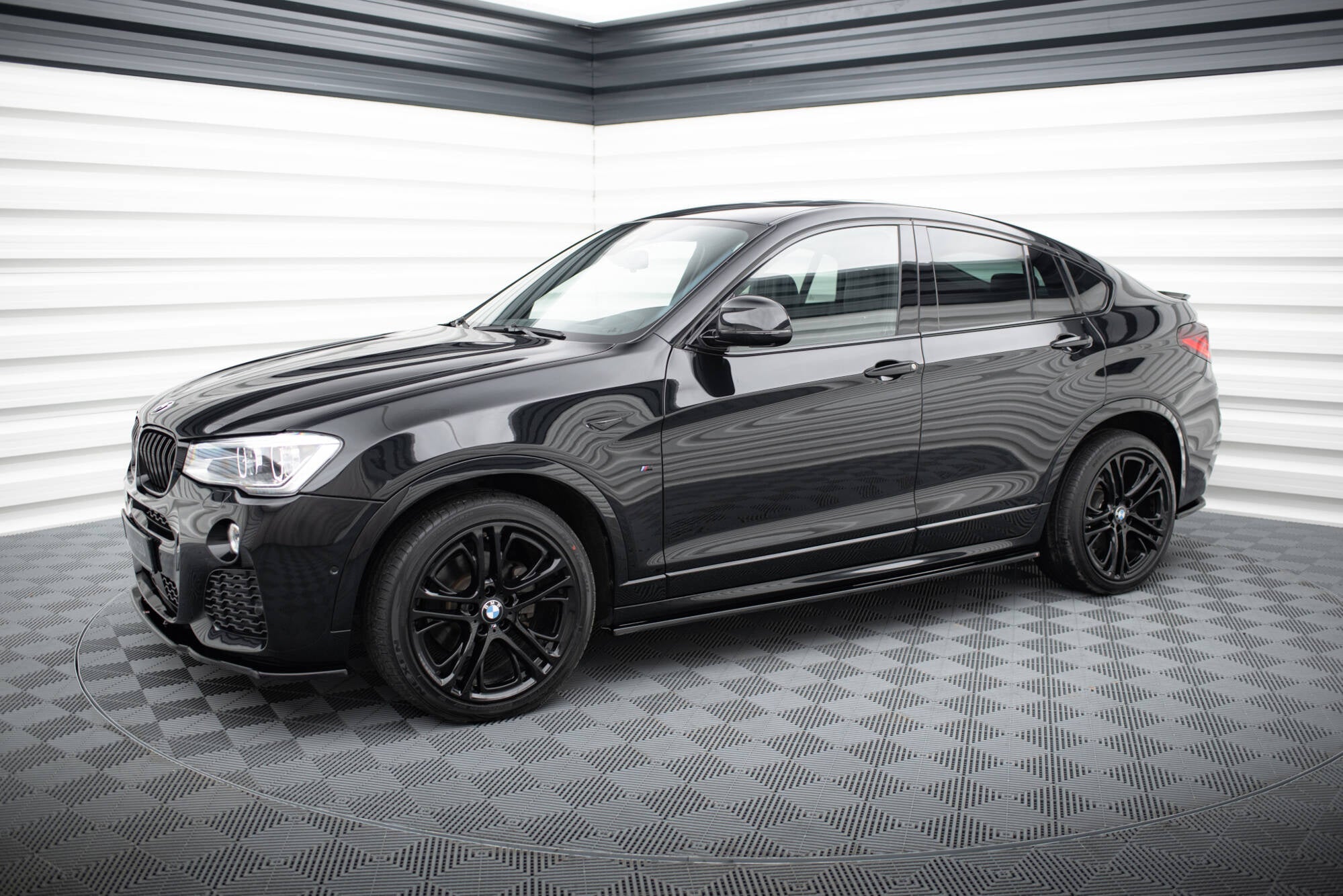 Maxton Design Difusores de taloneras laterales para BMW X4 M-Pack F26 - imagen 2