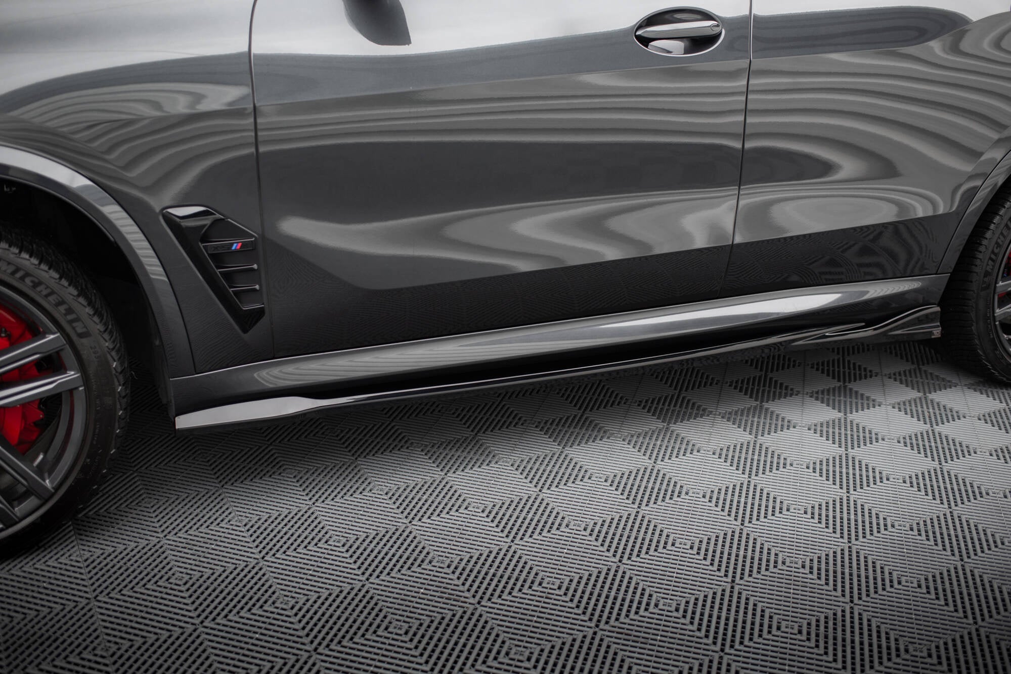 Maxton Design Difusores de taloneras laterales para BMW X5 M F95 / F95 Facelift - imagen 1