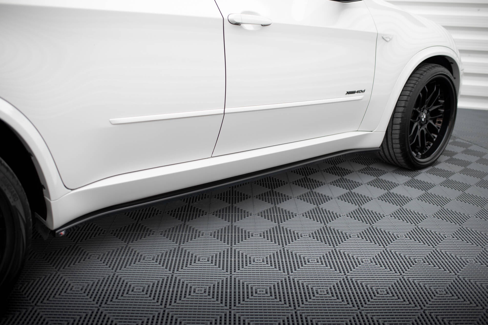 Maxton Design Difusores de taloneras laterales para BMW X5 M-Pack E70 Facelift - imagen 1