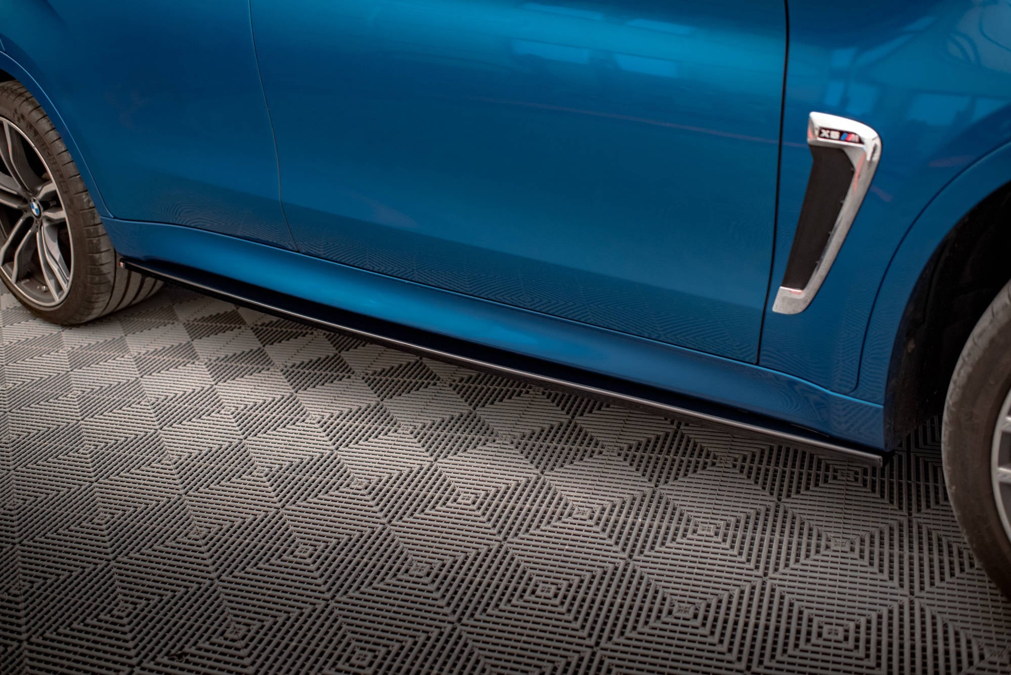 Maxton Design Difusores de taloneras laterales para BMW X6 M F86 - imagen 2