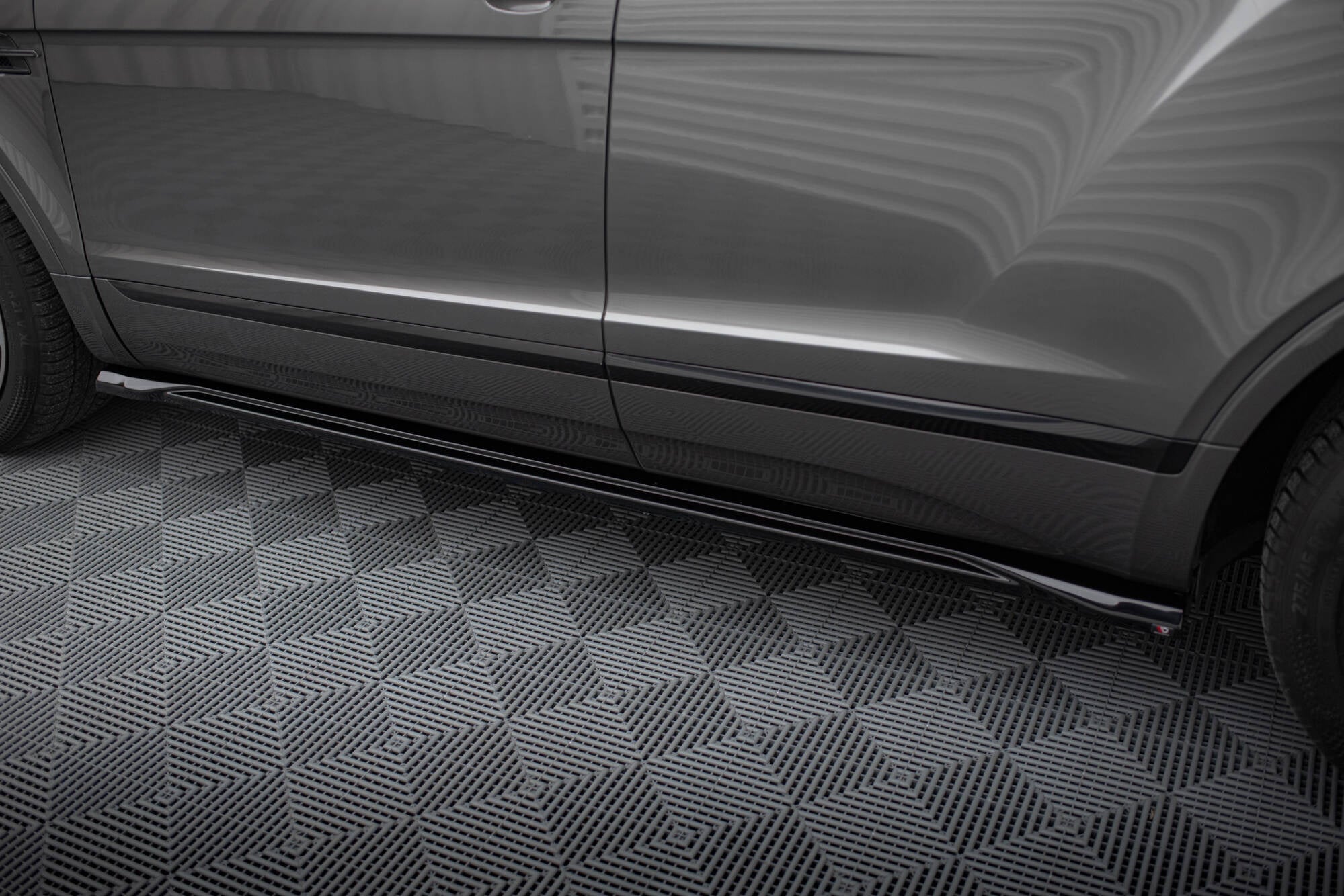 Maxton Design Difusores de taloneras laterales para Bentley Bentayga Mk1 - imagen 3