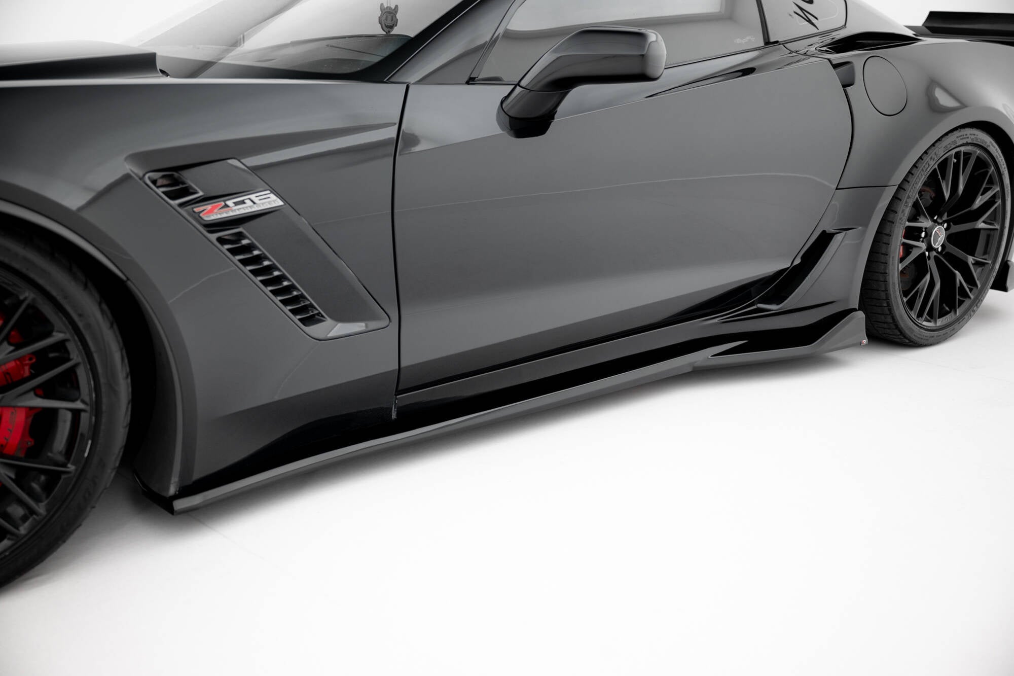 Maxton Design Difusores de taloneras laterales para Chevrolet Corvette Z06 C7 - imagen 1