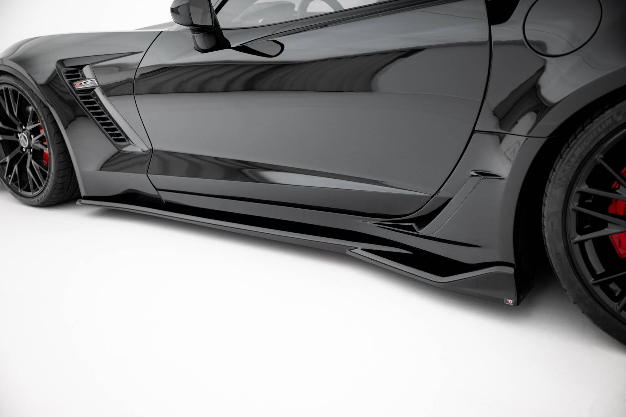 Maxton Design Difusores de taloneras laterales para Chevrolet Corvette Z06 C7 - imagen 3