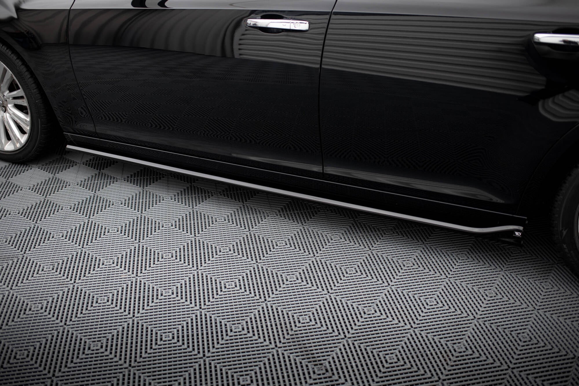 Maxton Design Difusores de taloneras laterales para Chrysler 300 Mk2 - imagen 3