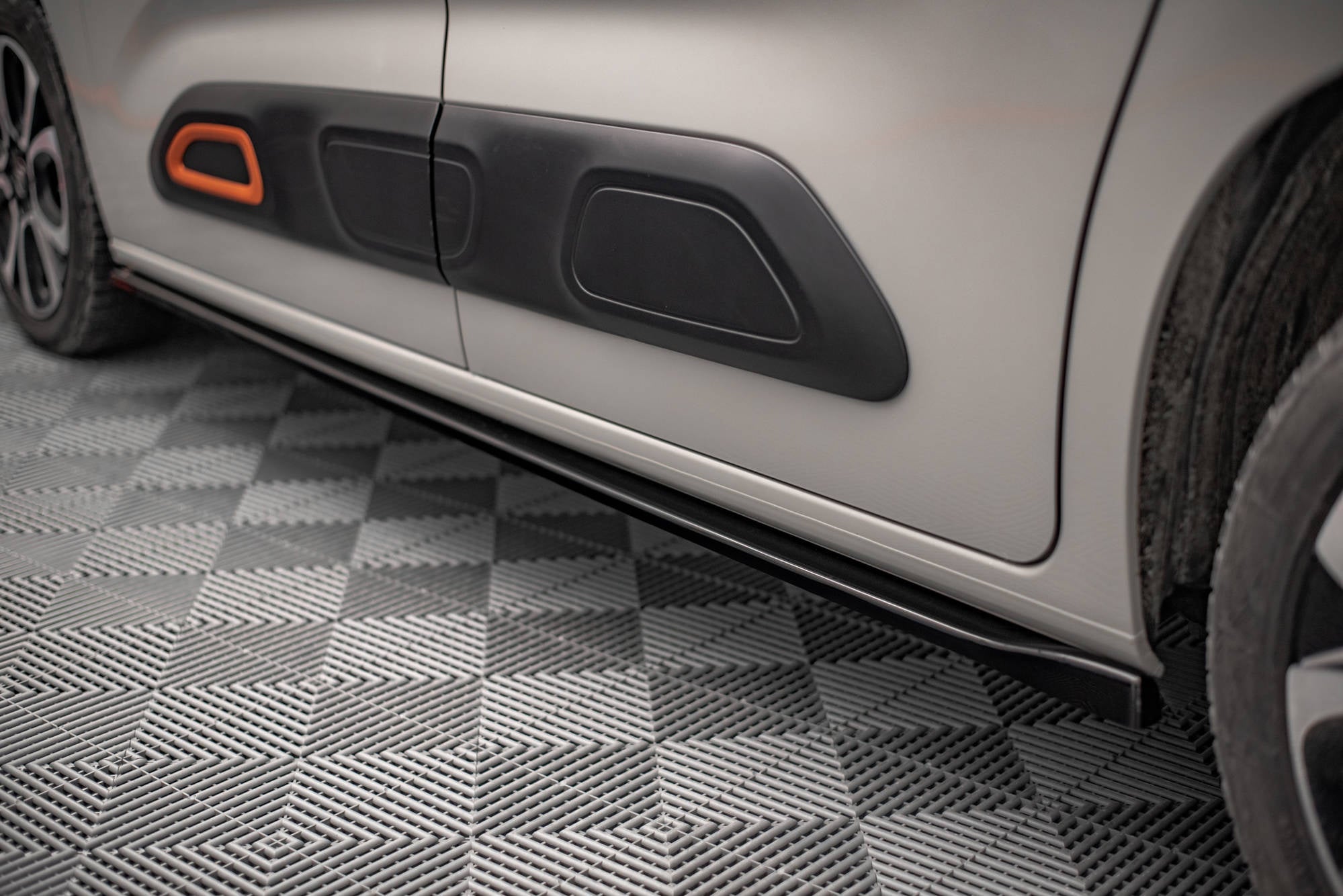 Maxton Design Difusores de taloneras laterales para Citroen Berlingo Mk3 - imagen 2