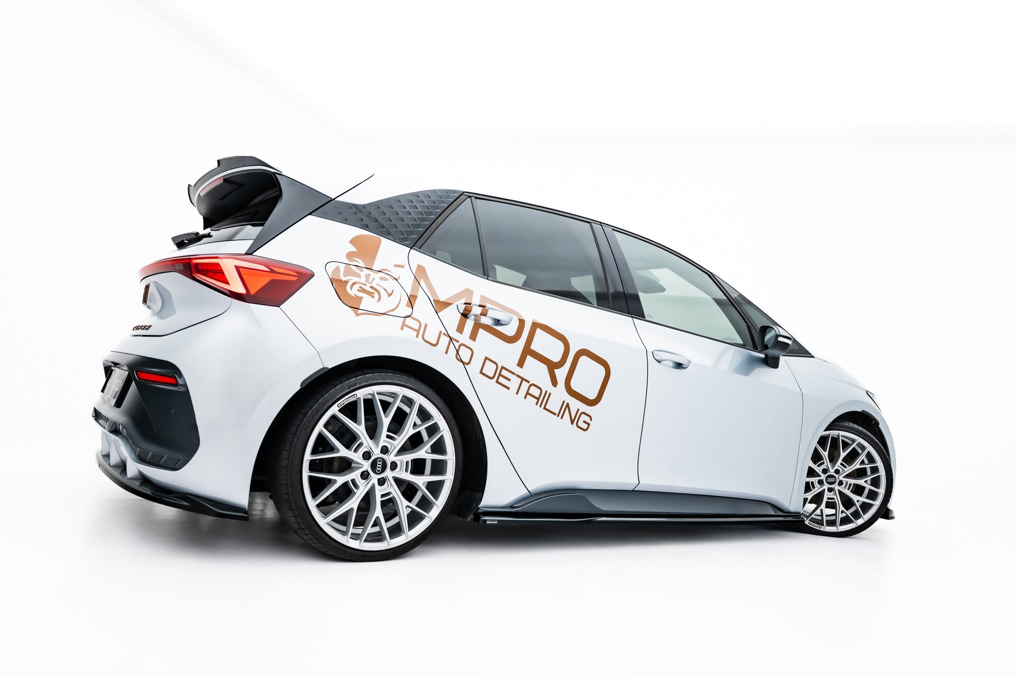 Maxton Design Difusores de taloneras laterales para Cupra Born Mk1 - imagen 1