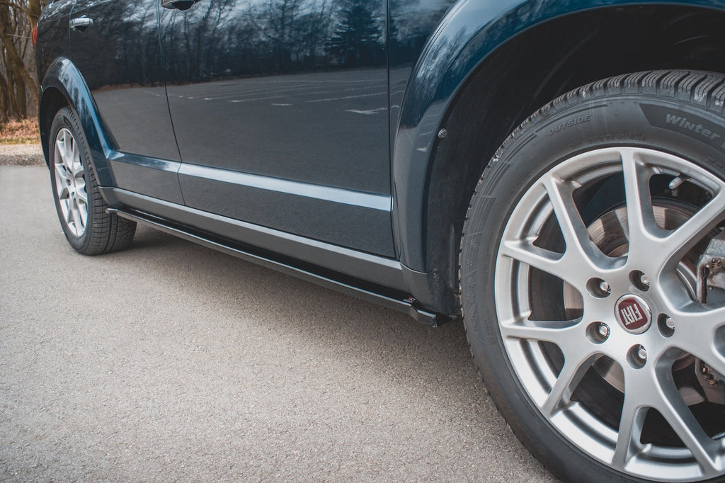 Maxton Design Difusores de taloneras laterales para Fiat Freemont - imagen 1