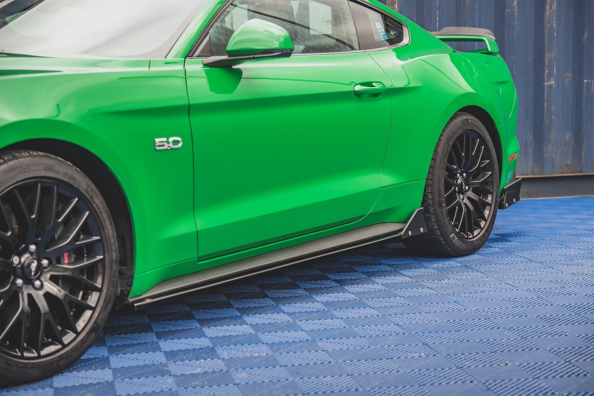 Maxton Design Difusores de taloneras laterales + Flaps para Ford Mustang GT Mk6 Facelift - imagen 1