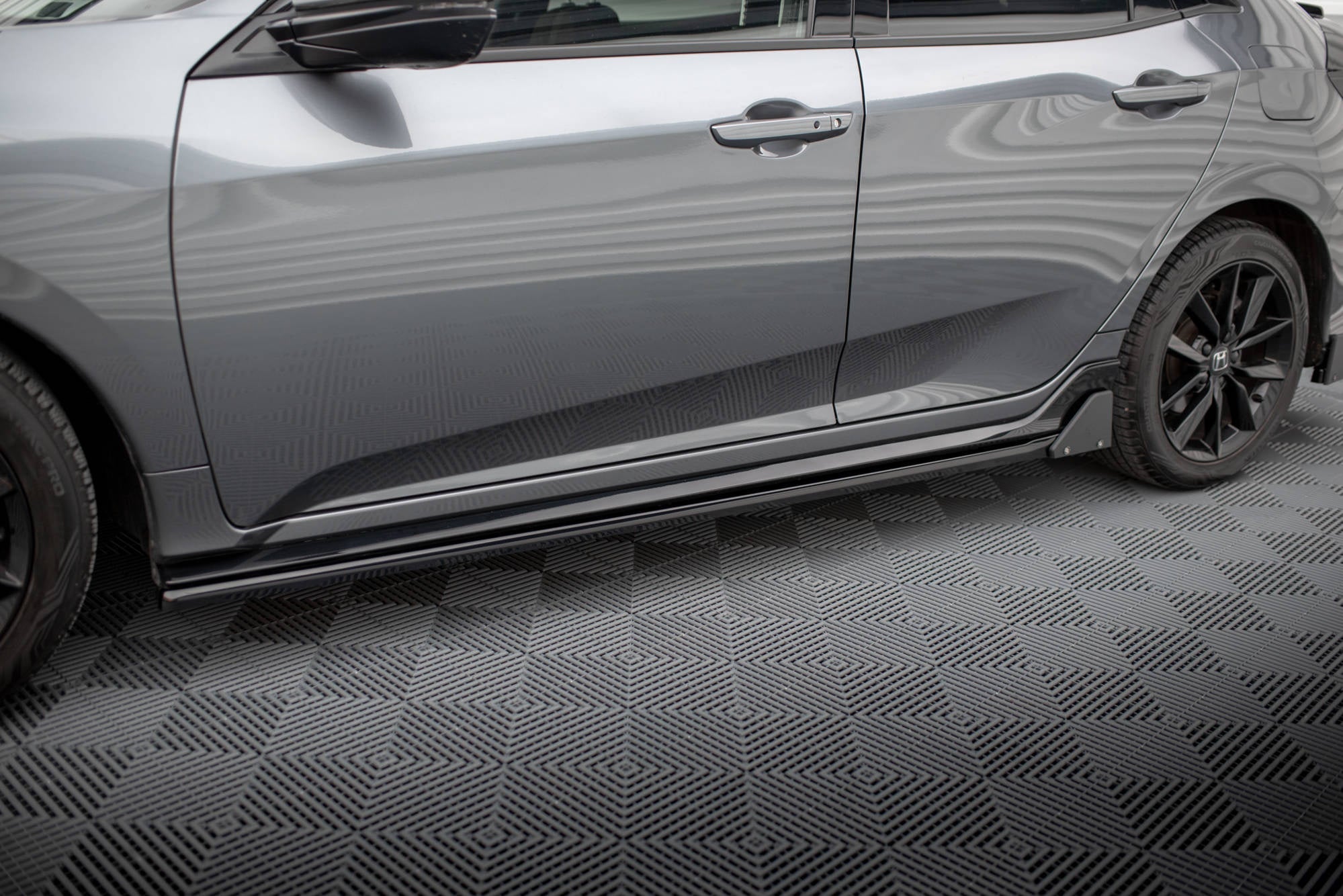 Maxton Design Difusores de taloneras laterales + Flaps para Honda Civic Sport Mk 10 - imagen 1