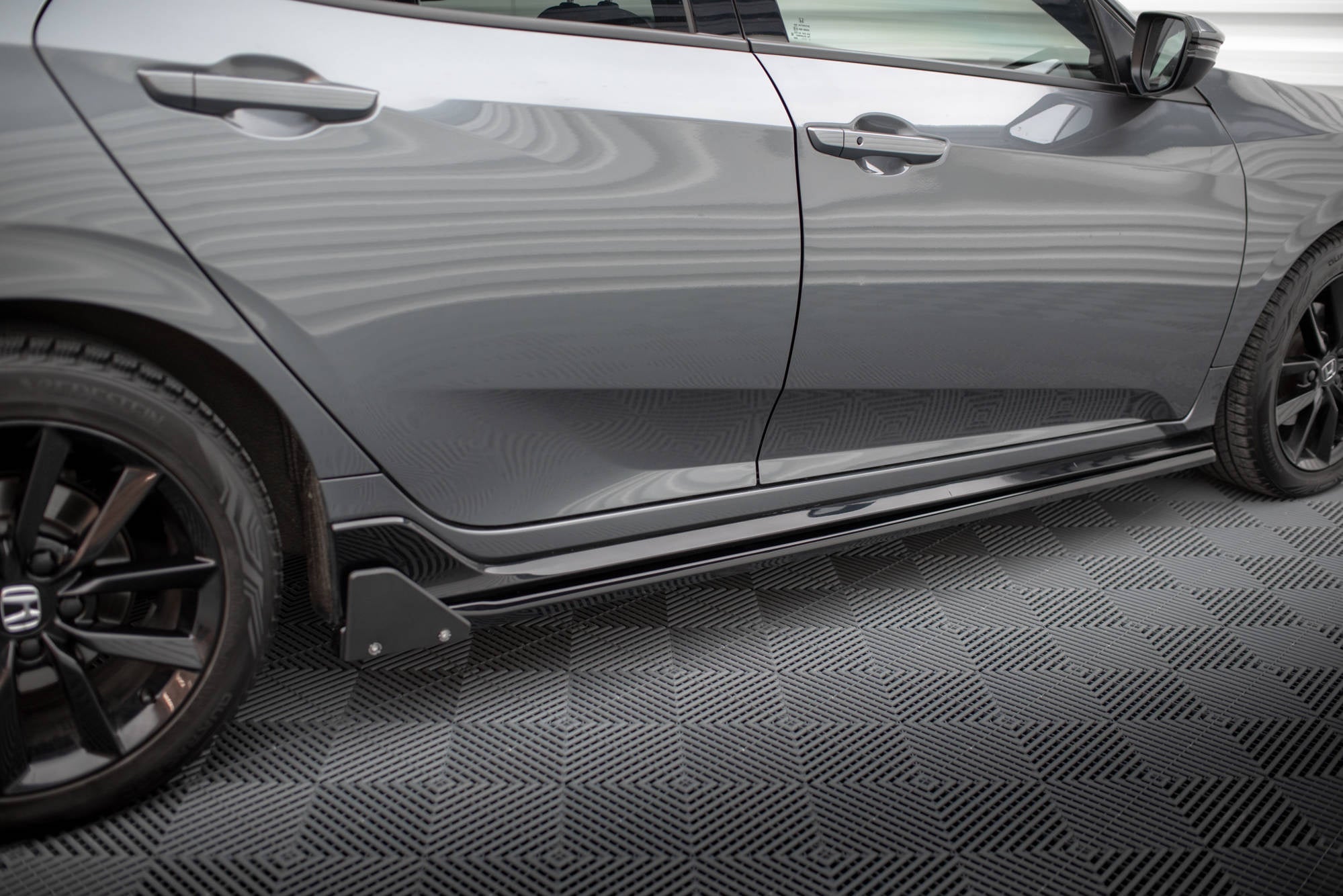 Maxton Design Difusores de taloneras laterales + Flaps para Honda Civic Sport Mk 10 - imagen 4