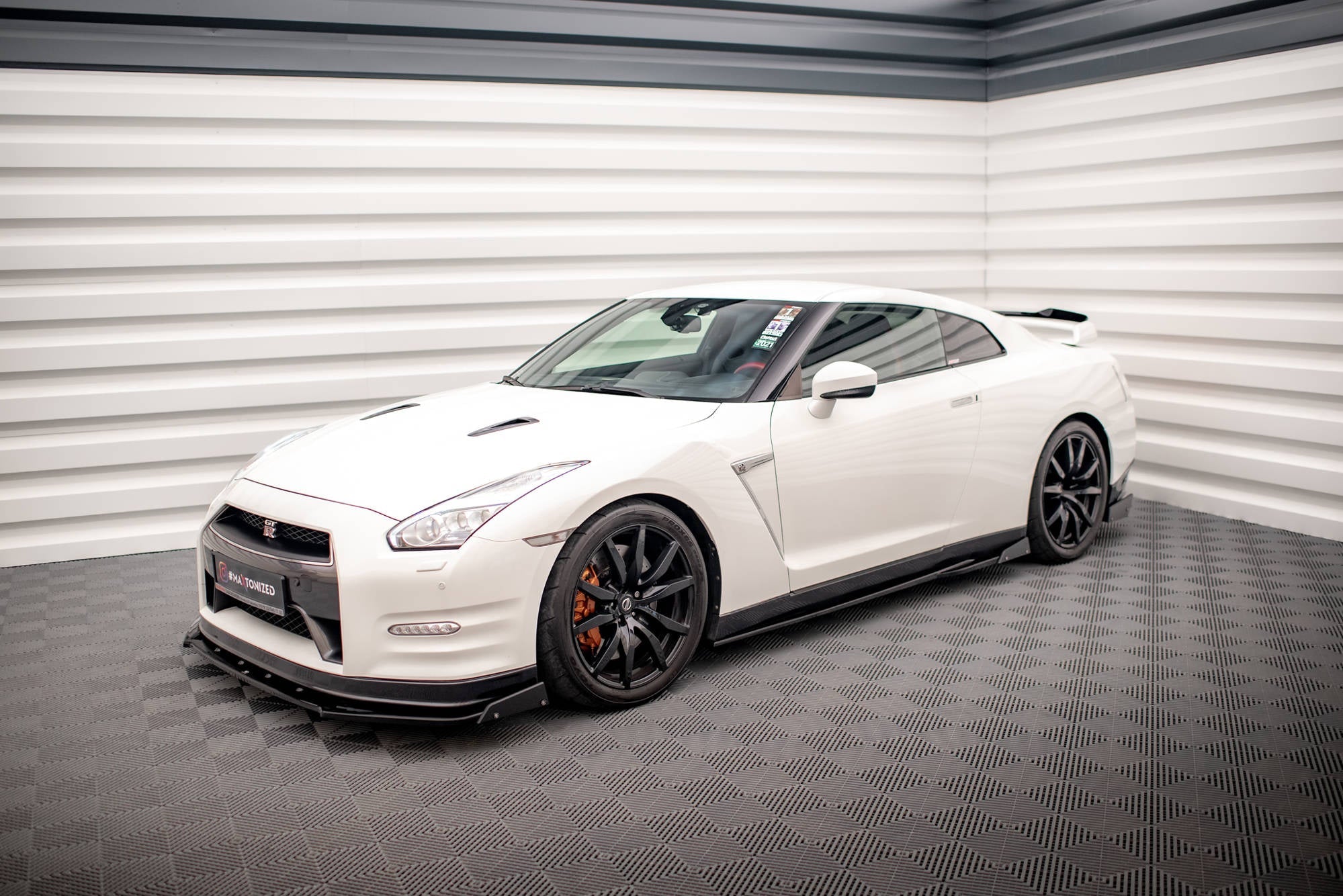 Maxton Design Difusores de taloneras laterales + Flaps para Nissan GTR R35 Facelift - imagen 3