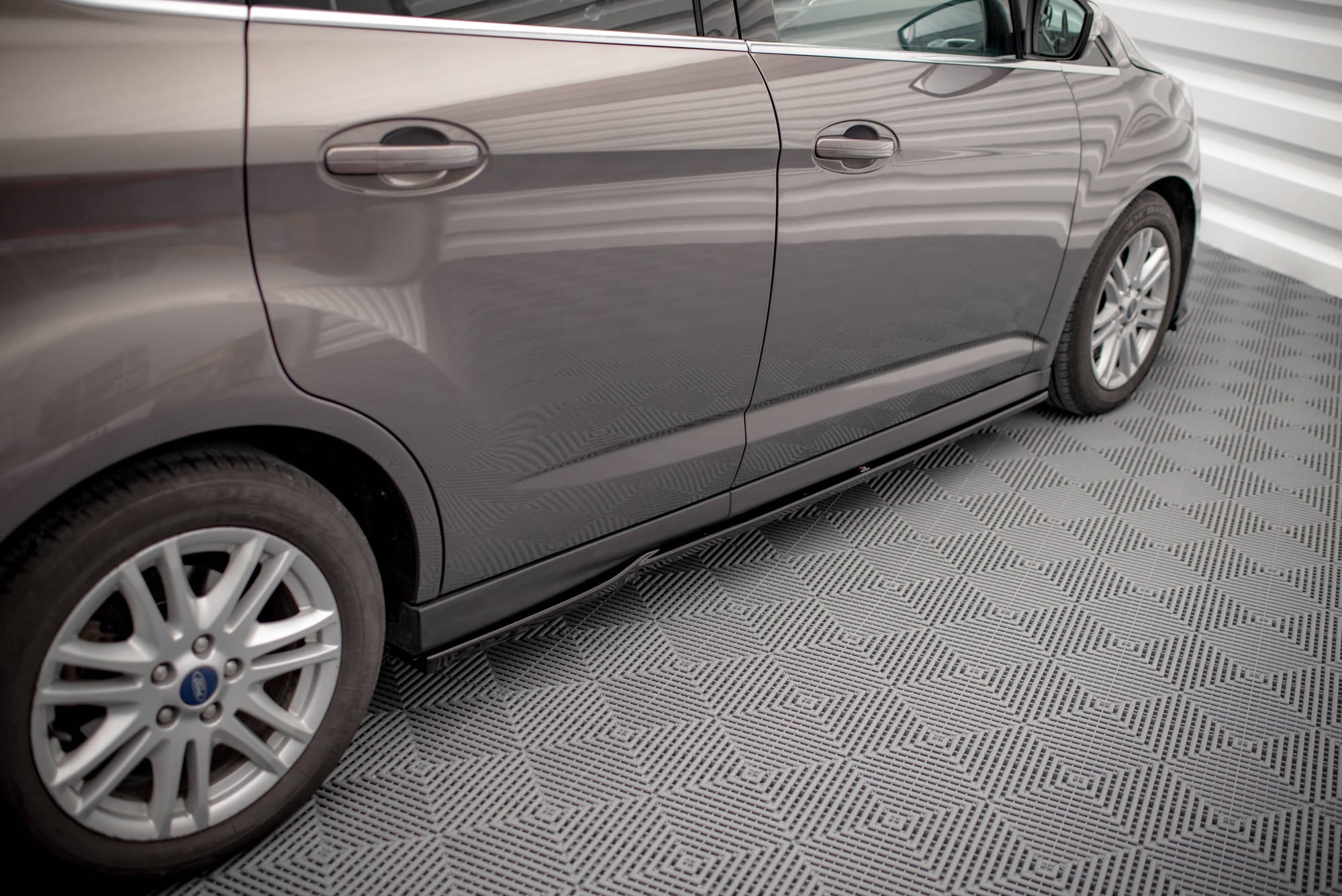 Maxton Design Difusores de taloneras laterales para Ford C-Max Mk2 - imagen 1