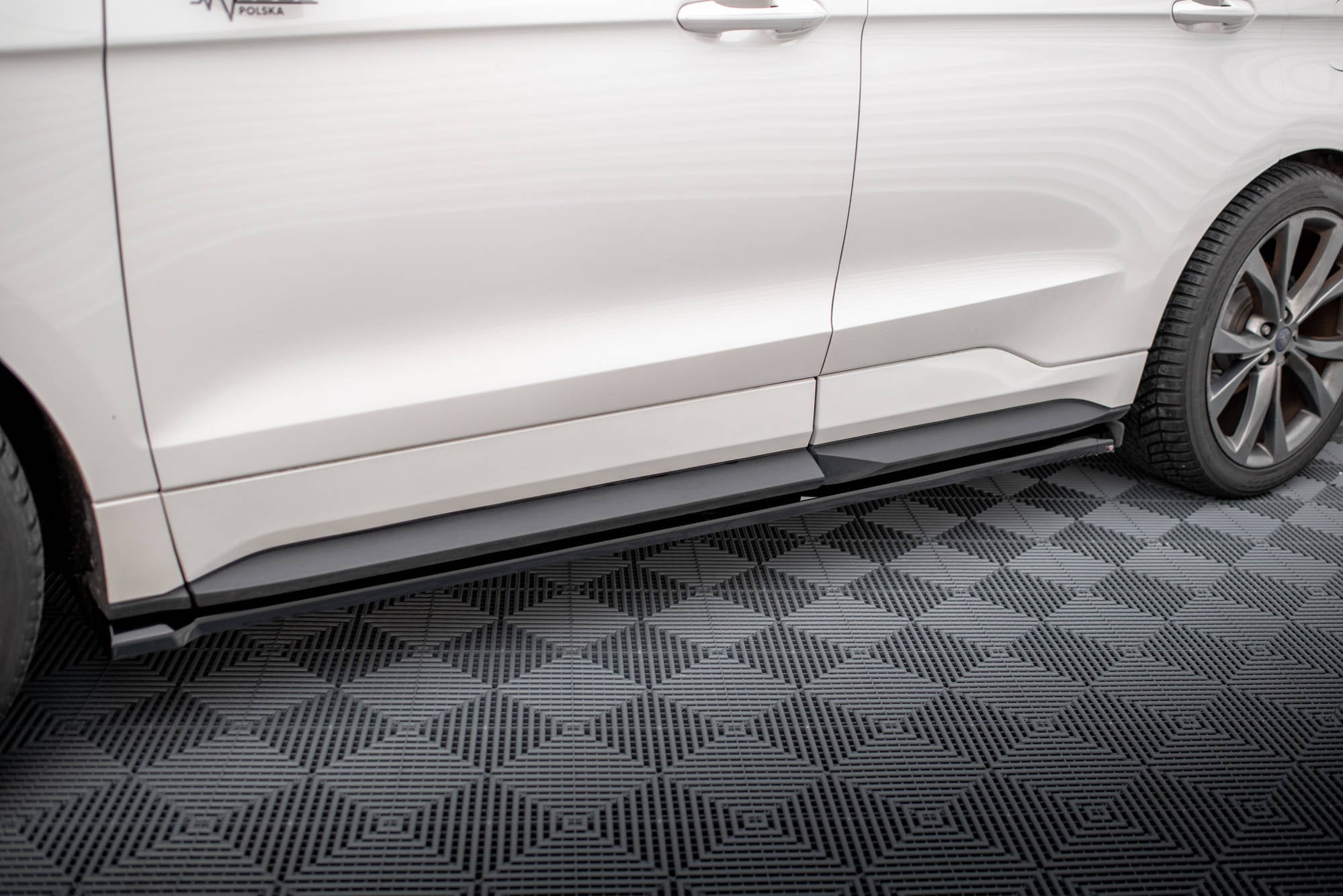 Maxton Design Difusores de taloneras laterales para Ford Edge Sport Mk2 - imagen 3